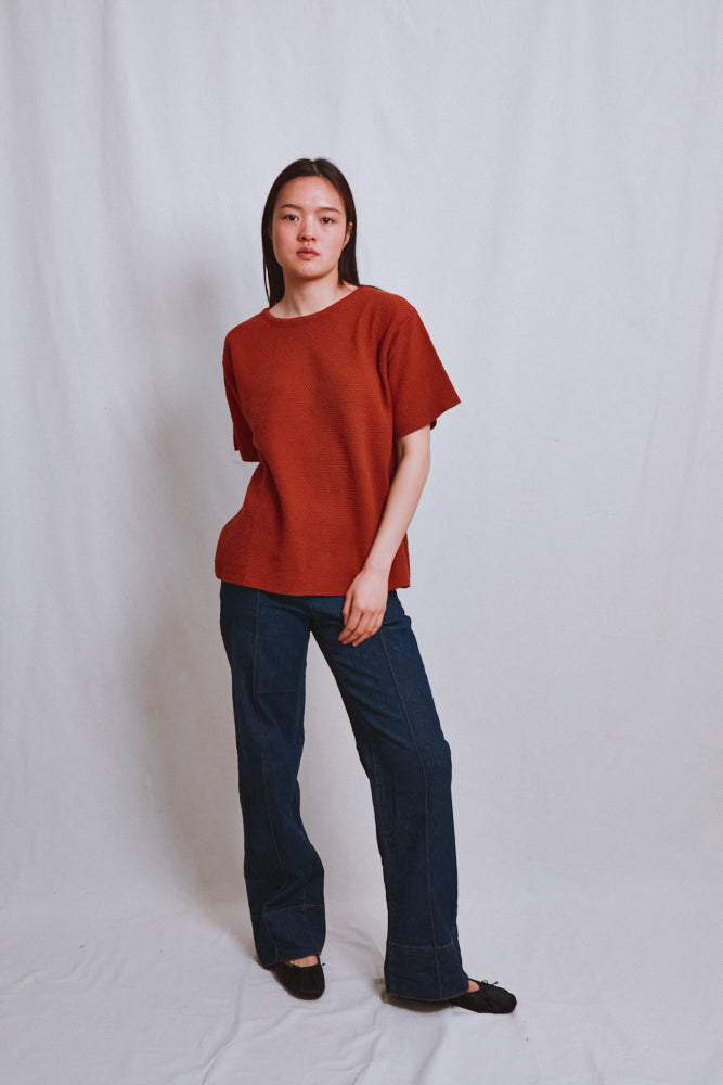 Item #516 - LÉA Short-Sleeve Tee in Organic Cotton - Earth Red