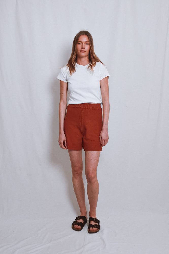 Item #531 - JANE Slim-Fit Shorts in Organic Cotton - Earth Red