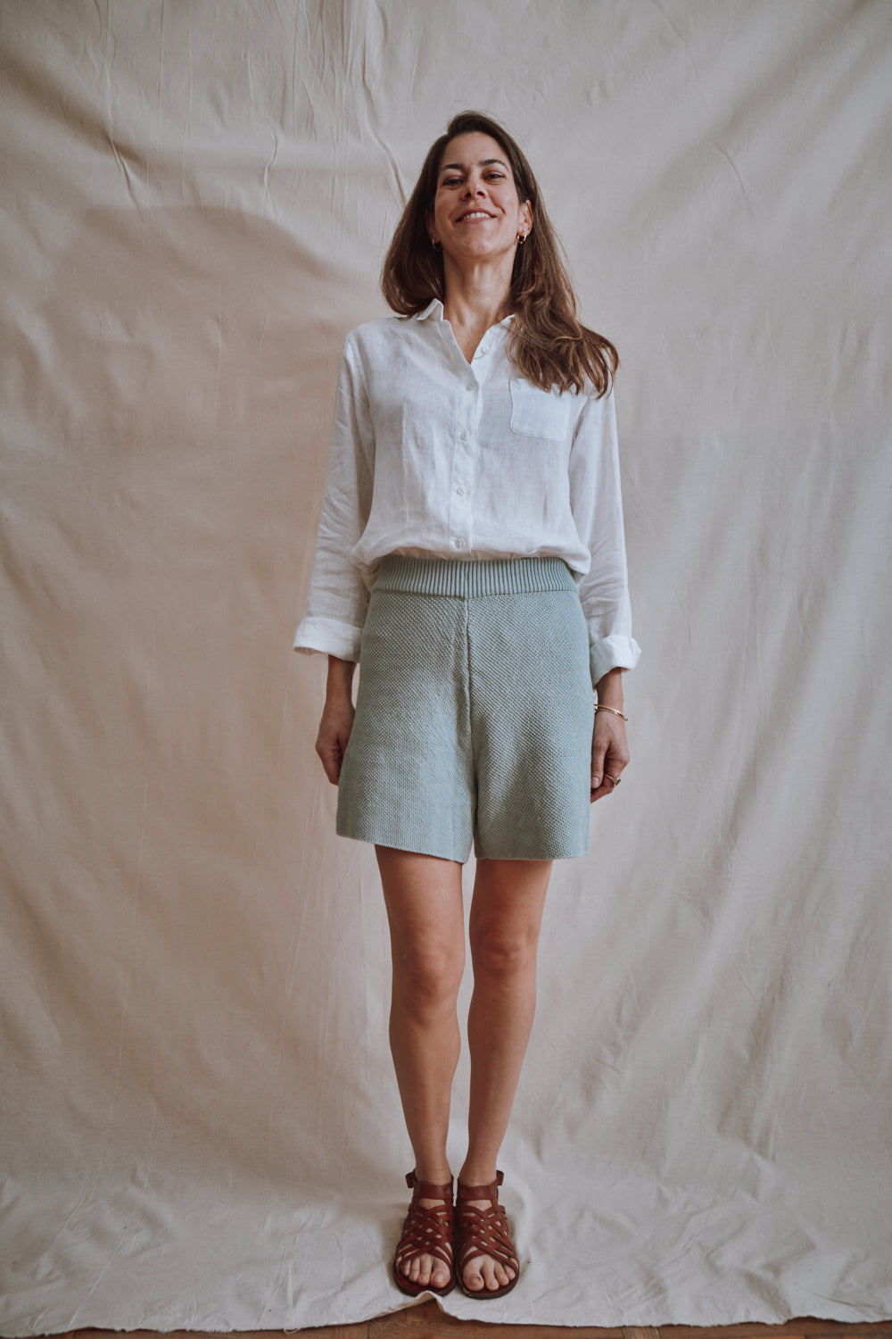 Item #331 - JANE Slim-Fit Shorts in Organic Cotton - Sage green