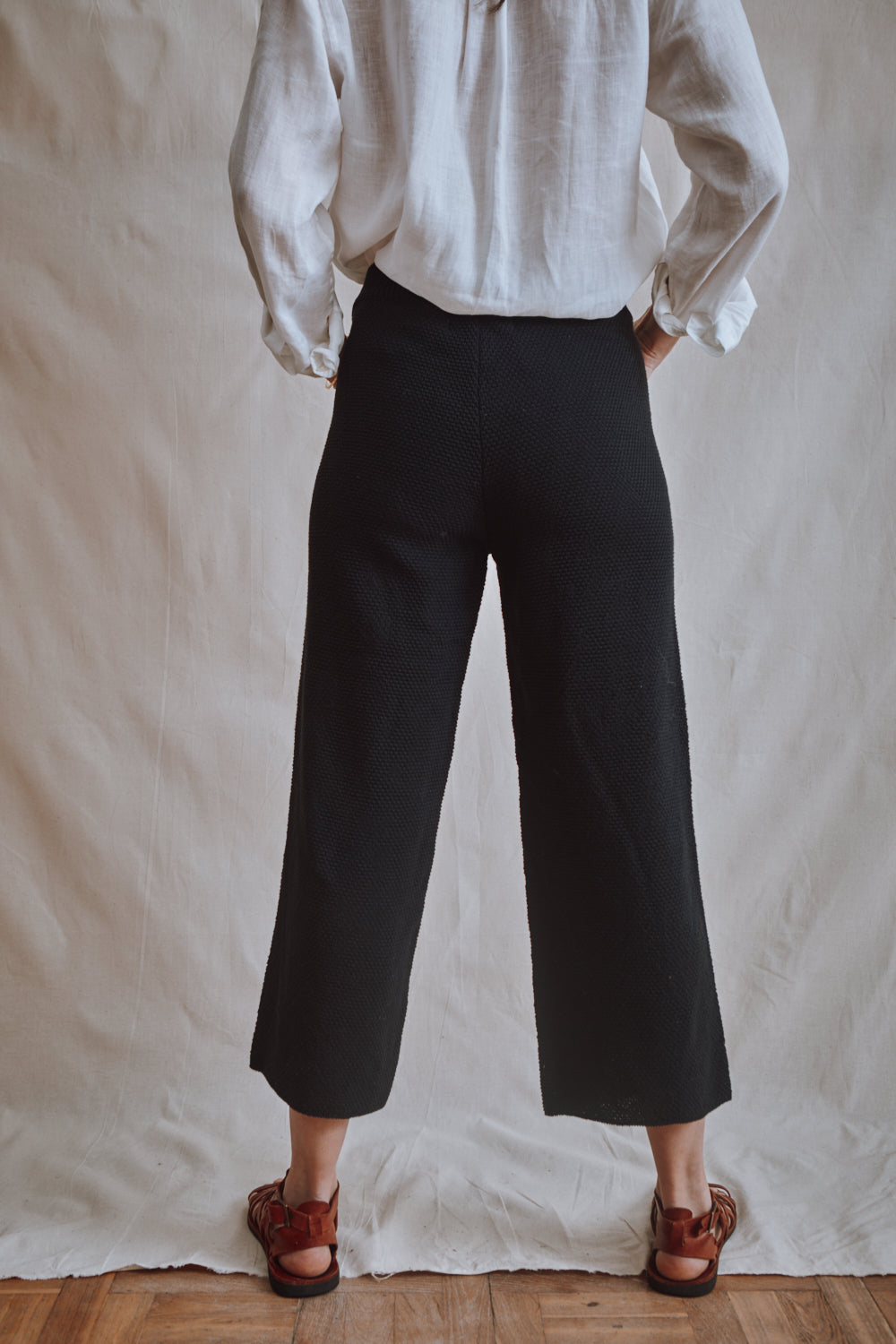 Item #333 - LOUISA Cropped Pants in Organic Cotton - Black