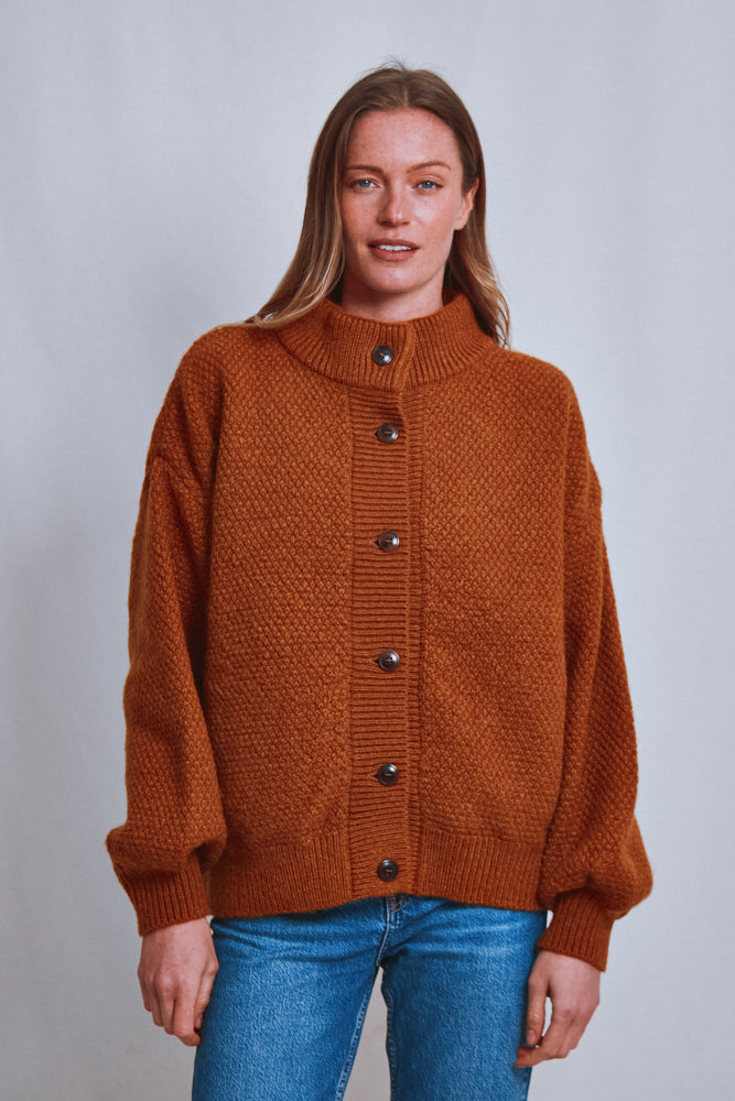 Référence n° 685 - Cardigan à col montant GEORGE en laine mérinos et mohair - Ambre
