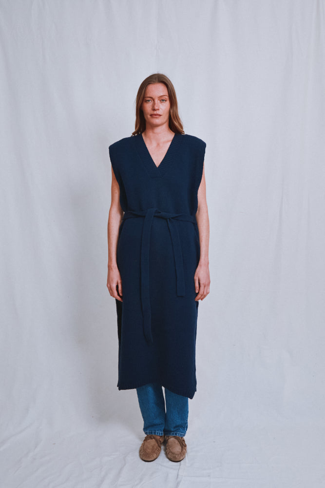Référence n° 568 - Robe à col en V ALICIA - Bleu marine
