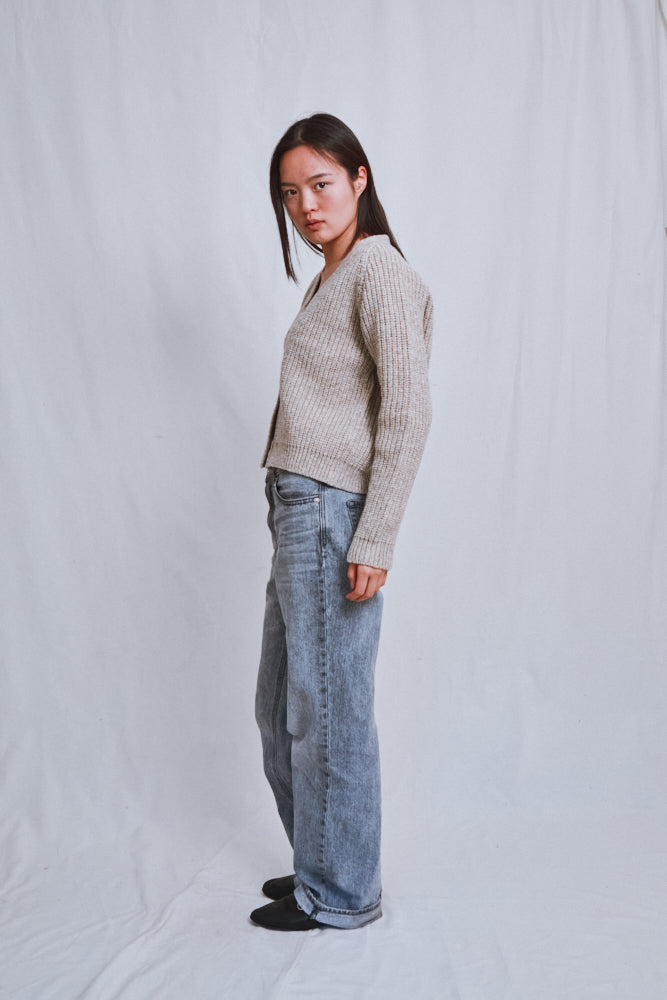Référence n° 618 - Cardigan ANNA à col en V en laine mérinos - Beige