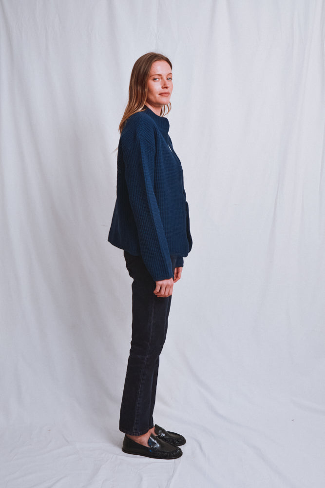 Référence n° 652 - VesteManches DELPHINE en laine mérinos - Bleu marine