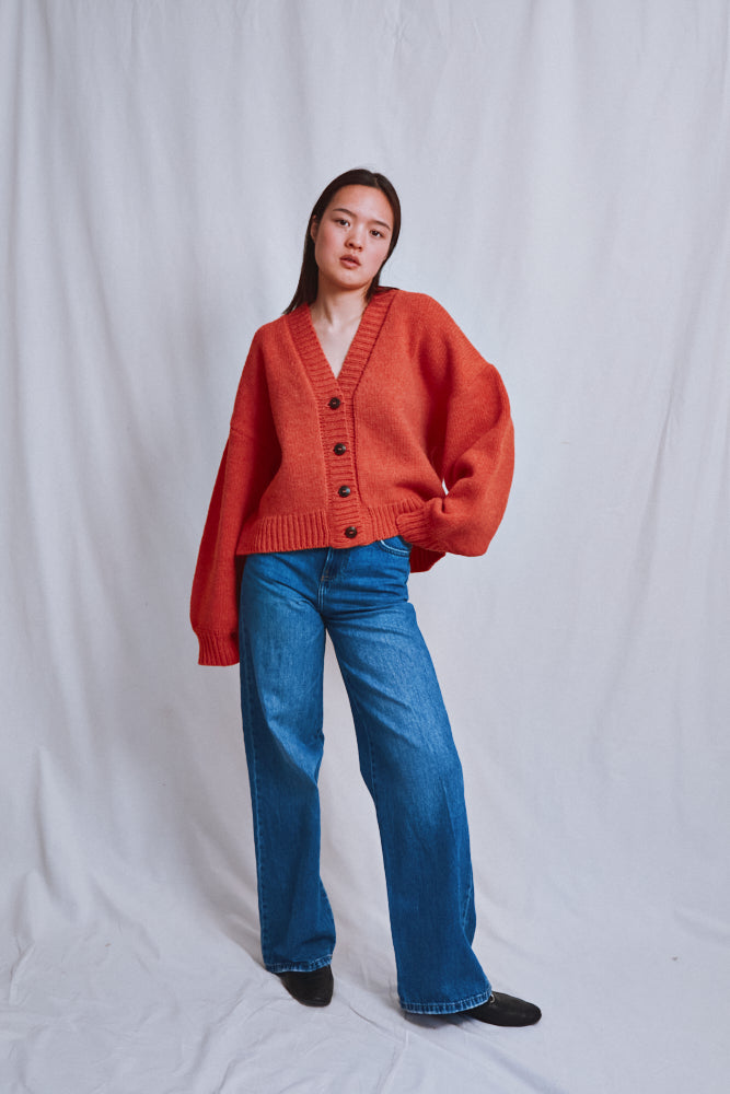 Référence n° 681 - Cardigan LUNA à manches chauve-souris en laine mérinos - Corail