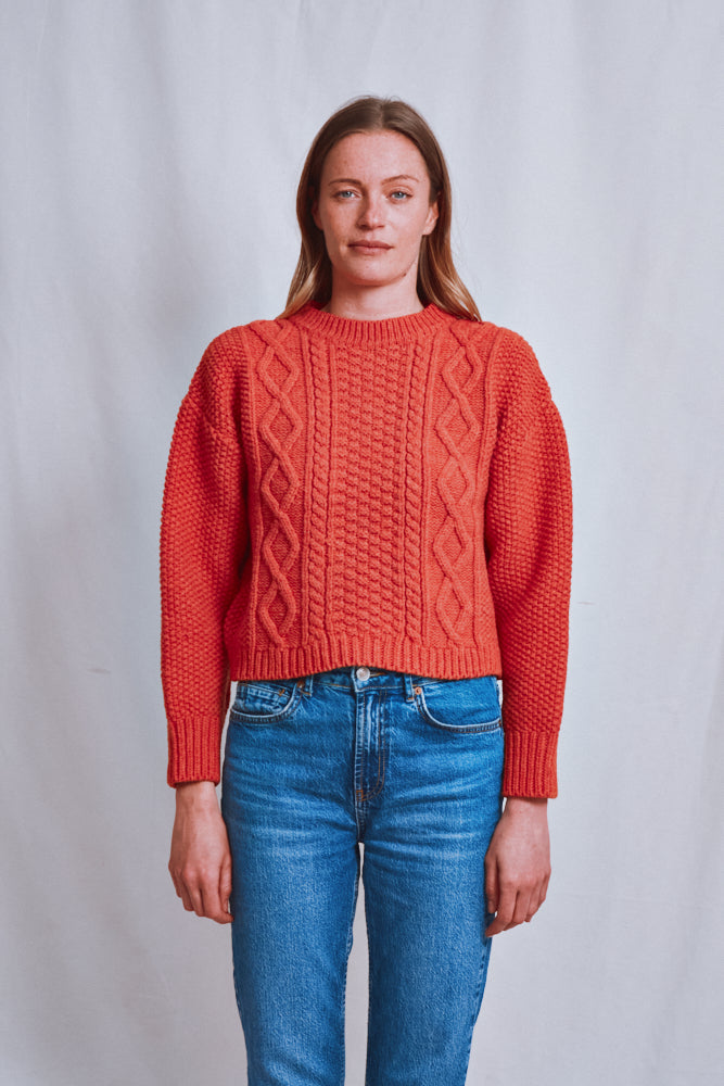 Référence n° 610 - Pull PAOLA à torsades irlandaises en laine mérinos - Corail