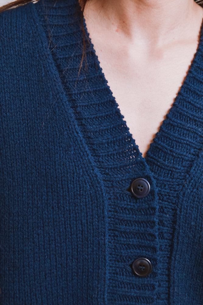 Référence n° 678 - Cardigan LUNA à manches chauve-souris en laine mérinos - Bleu marine