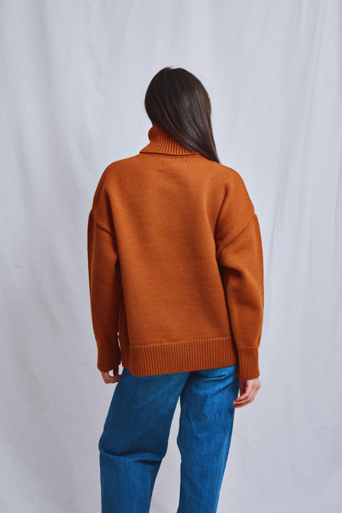 Référence n° 470 - Pull à col roulé THERESE en laine mérinos - Ambre