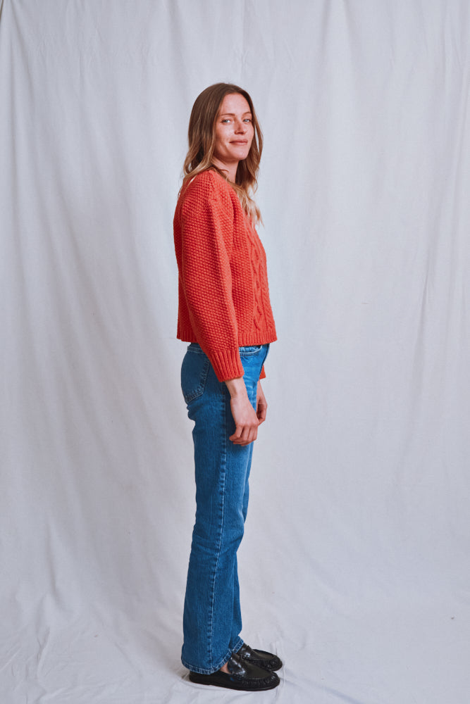 Référence n° 609 - Pull PAOLA à torsades irlandaises en laine mérinos - Corail