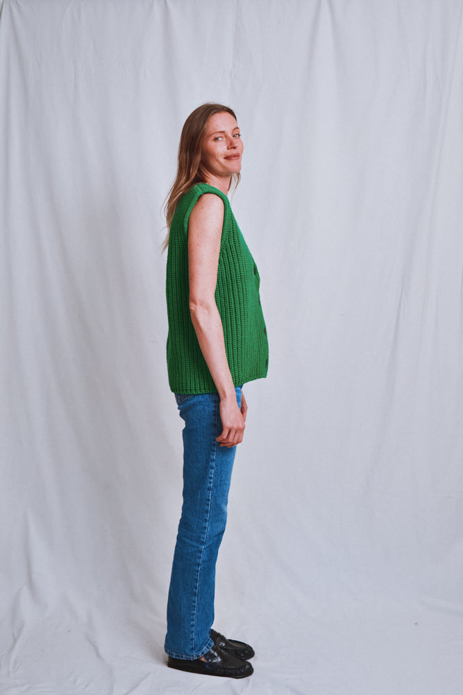 Référence n° 625 - Gilet sans manches VERA en laine mérinos - Vert perroquet