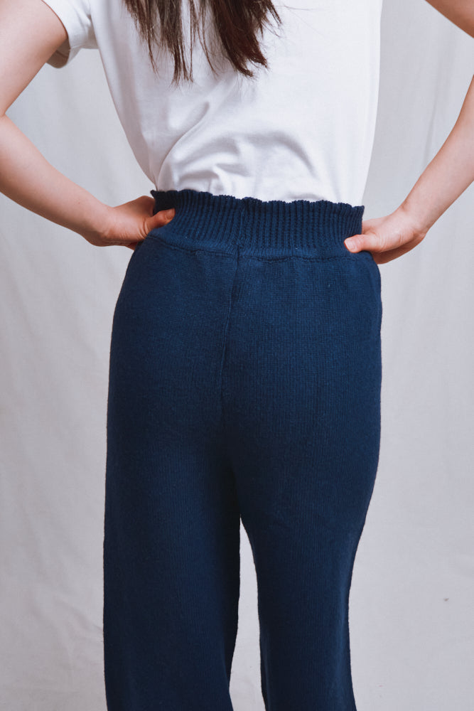 Référence n° 653 - Pantalon en maille HELENE en laine mérinos - Bleu marine