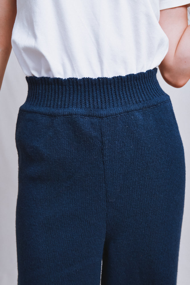 Référence n° 653 - Pantalon en maille HELENE en laine mérinos - Bleu marine