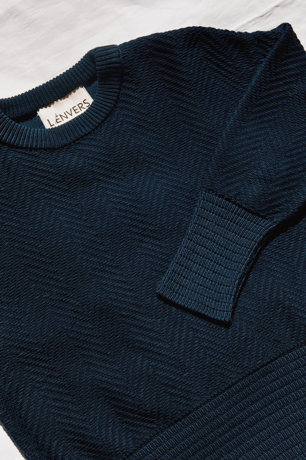 NELLIE Pull à chevrons en coton bio - Bleu marine