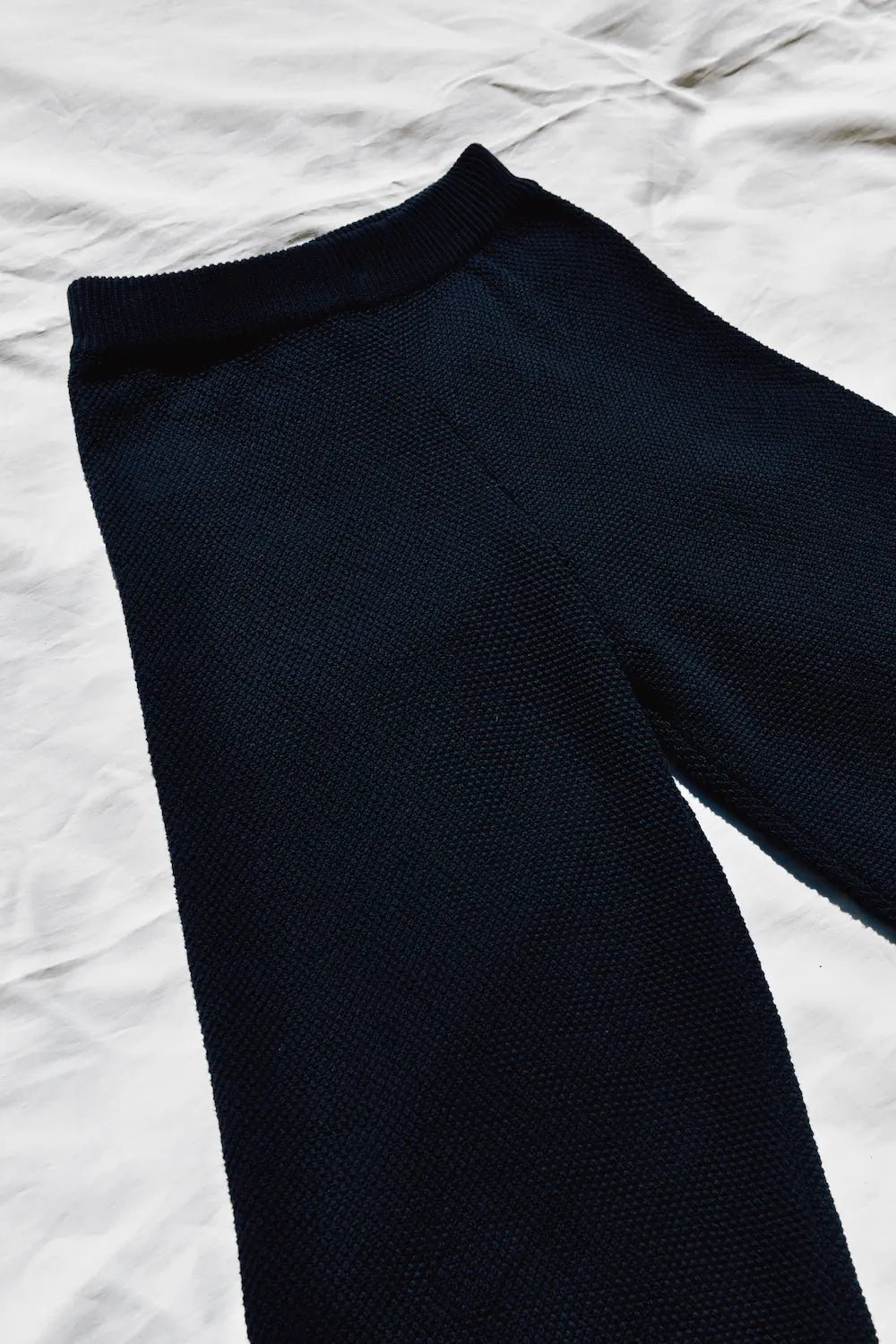 LOUISA Cropped Pants in Organic Cotton - Navy