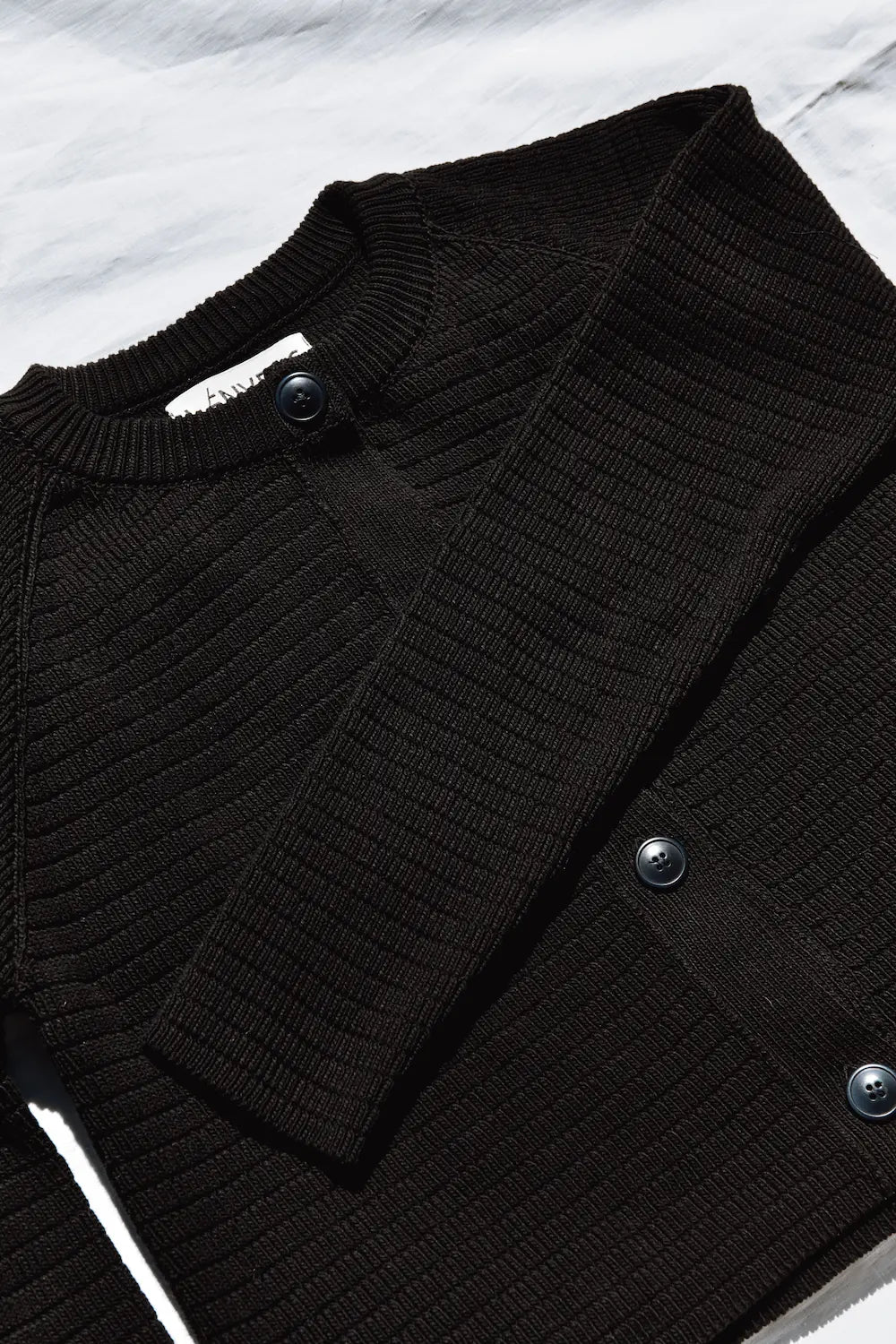 VALÉRIE Cardigan court en coton biologique - Noir