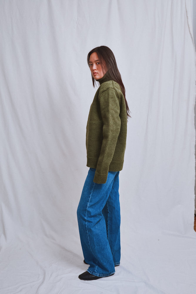 Référence n° 572 - Pull à col roulé pour homme JACQUES en laine mérinos - Vert olive