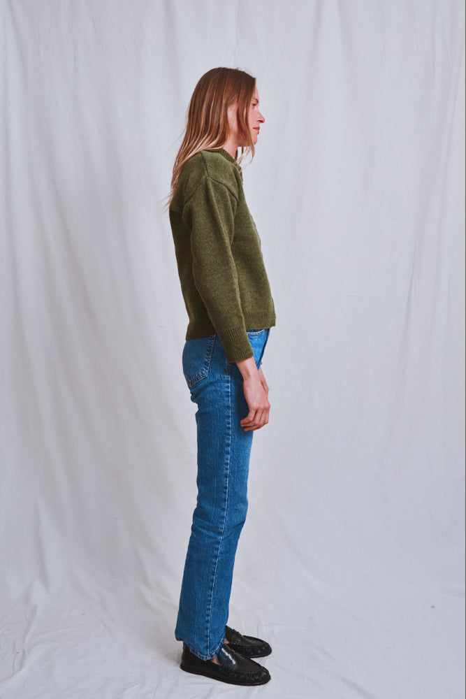 Référence n° 614 - Cardigan à col cheminée SANDRA en laine mérinos - Vert olive