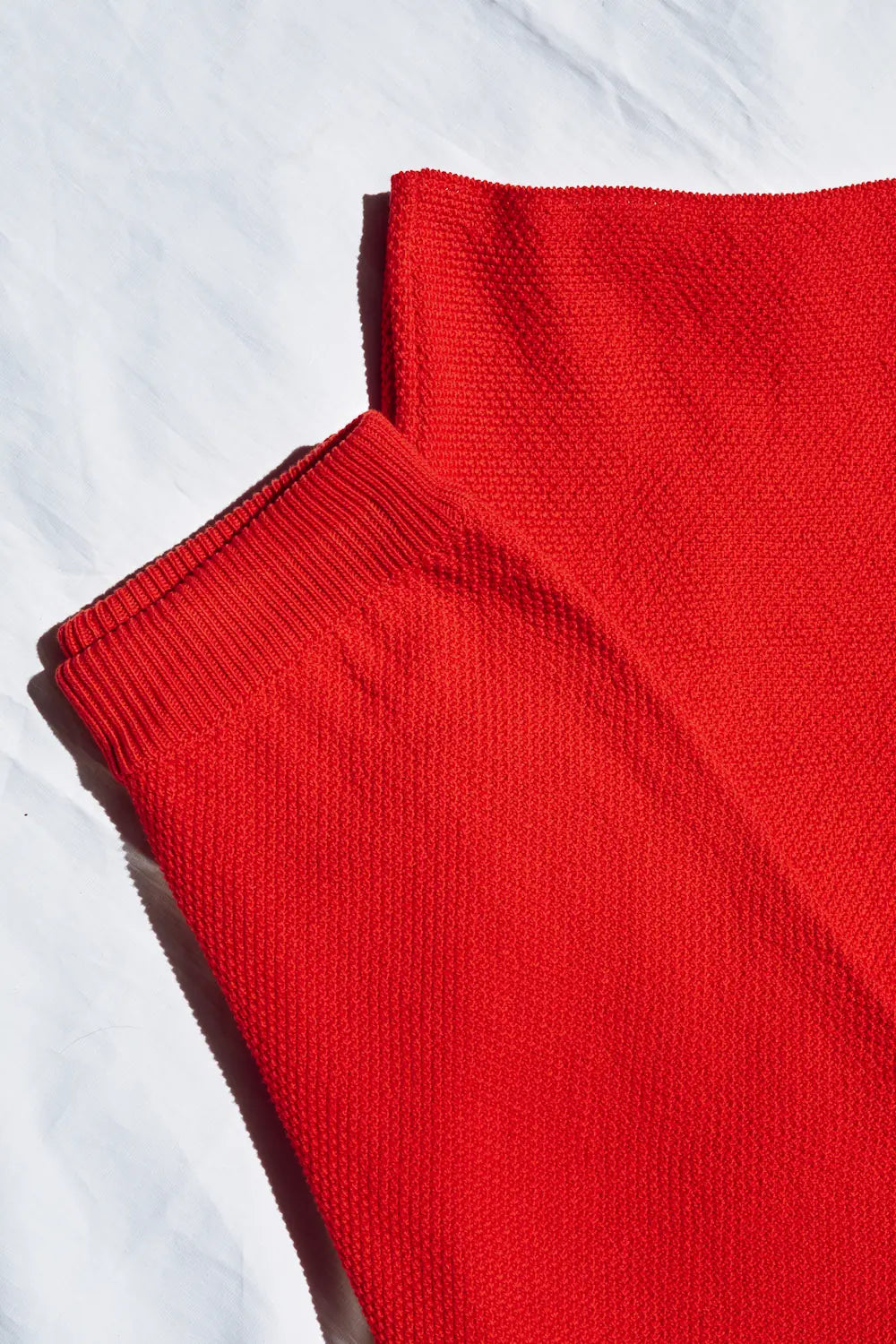 LOUISA Cropped Pants in Organic Cotton - Red