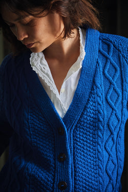   ANNIE Cardigan- 100% Cruelty Free Merino Wool in blue klein - Spanish Merino Wool sweater - L'Envers