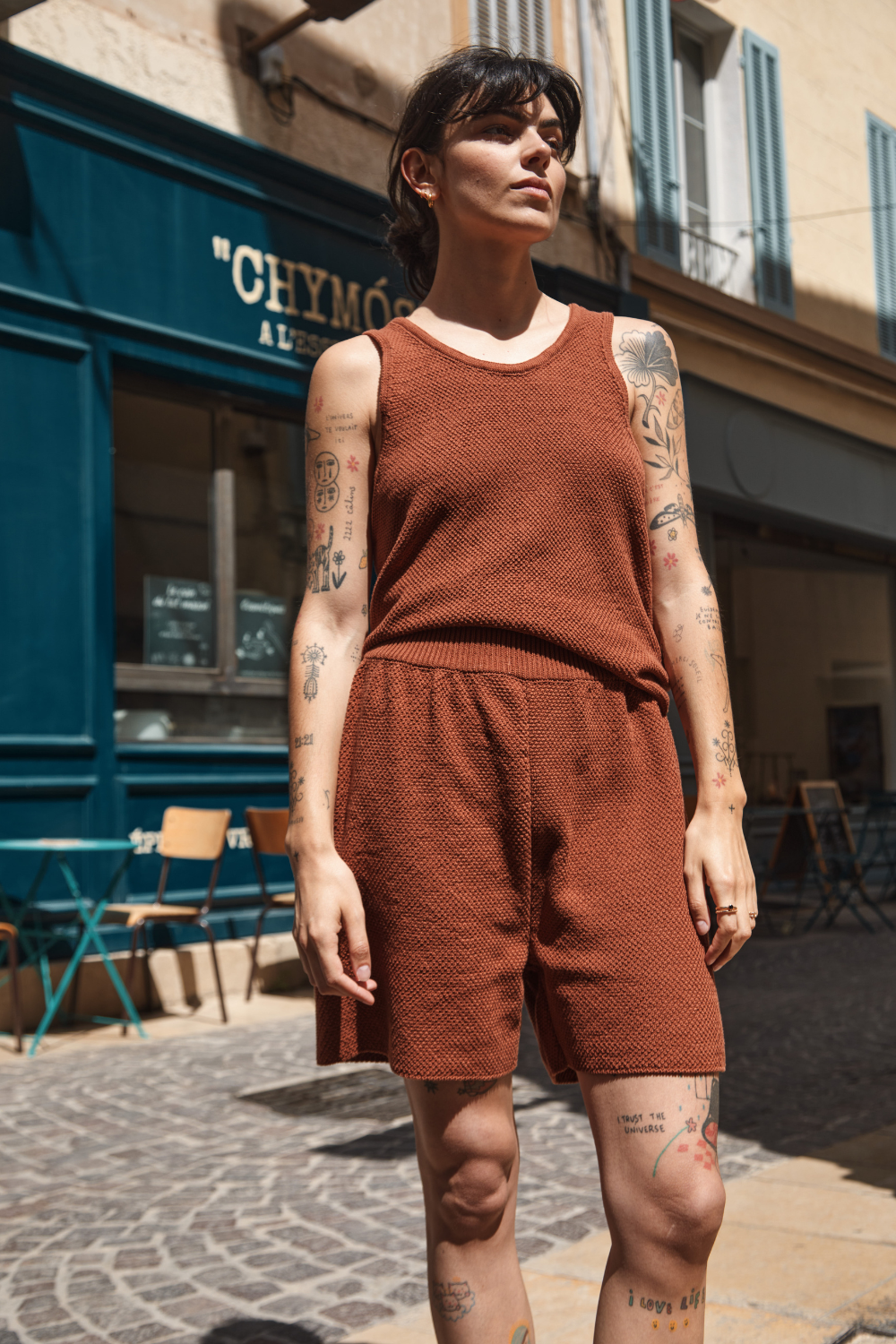 BILLIE Knitted Shorts in Organic Cotton - Earth Red