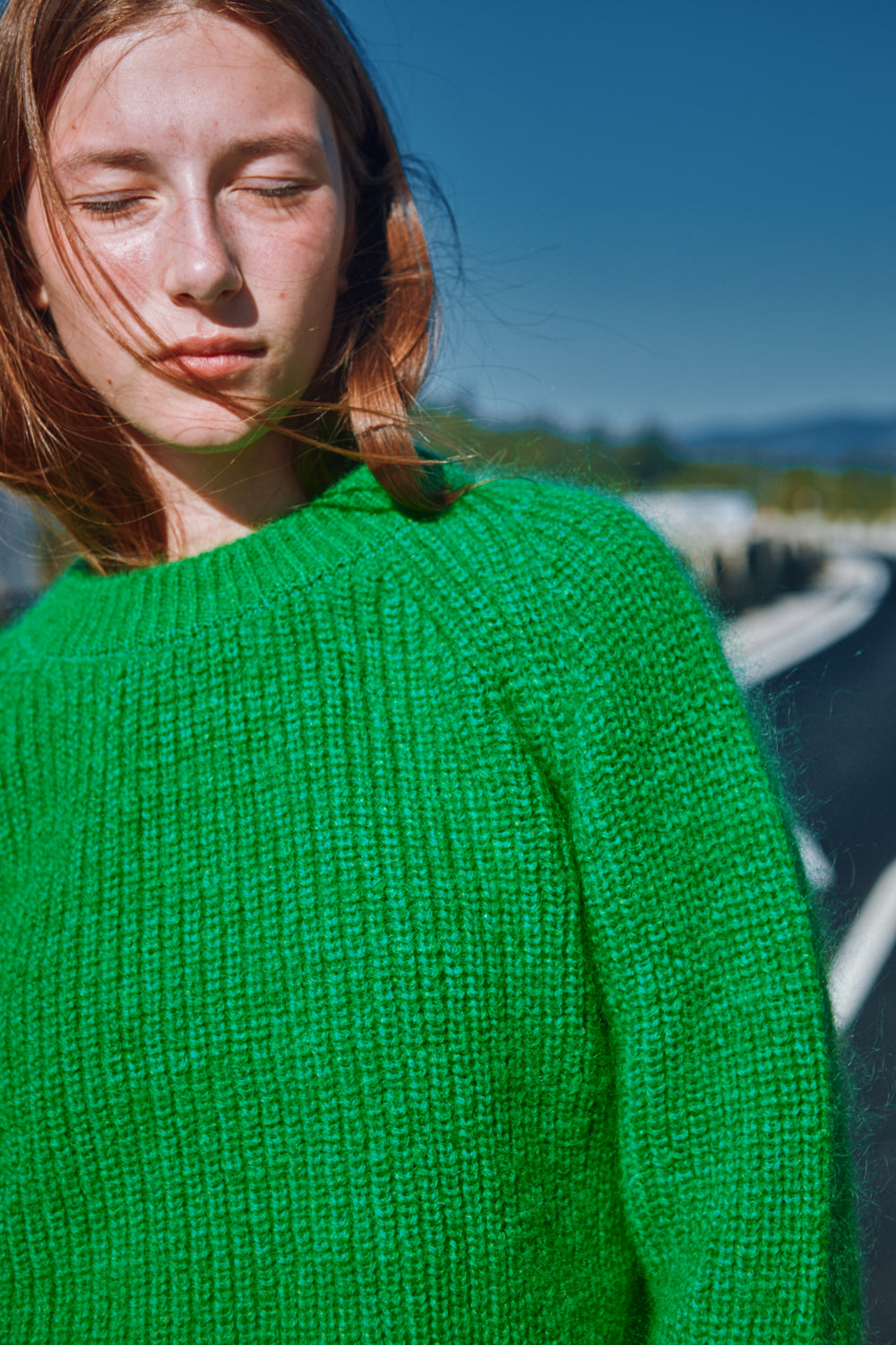 AGNÈS Raglan Sweater in Merino-Mohair Wool - Parrot Green