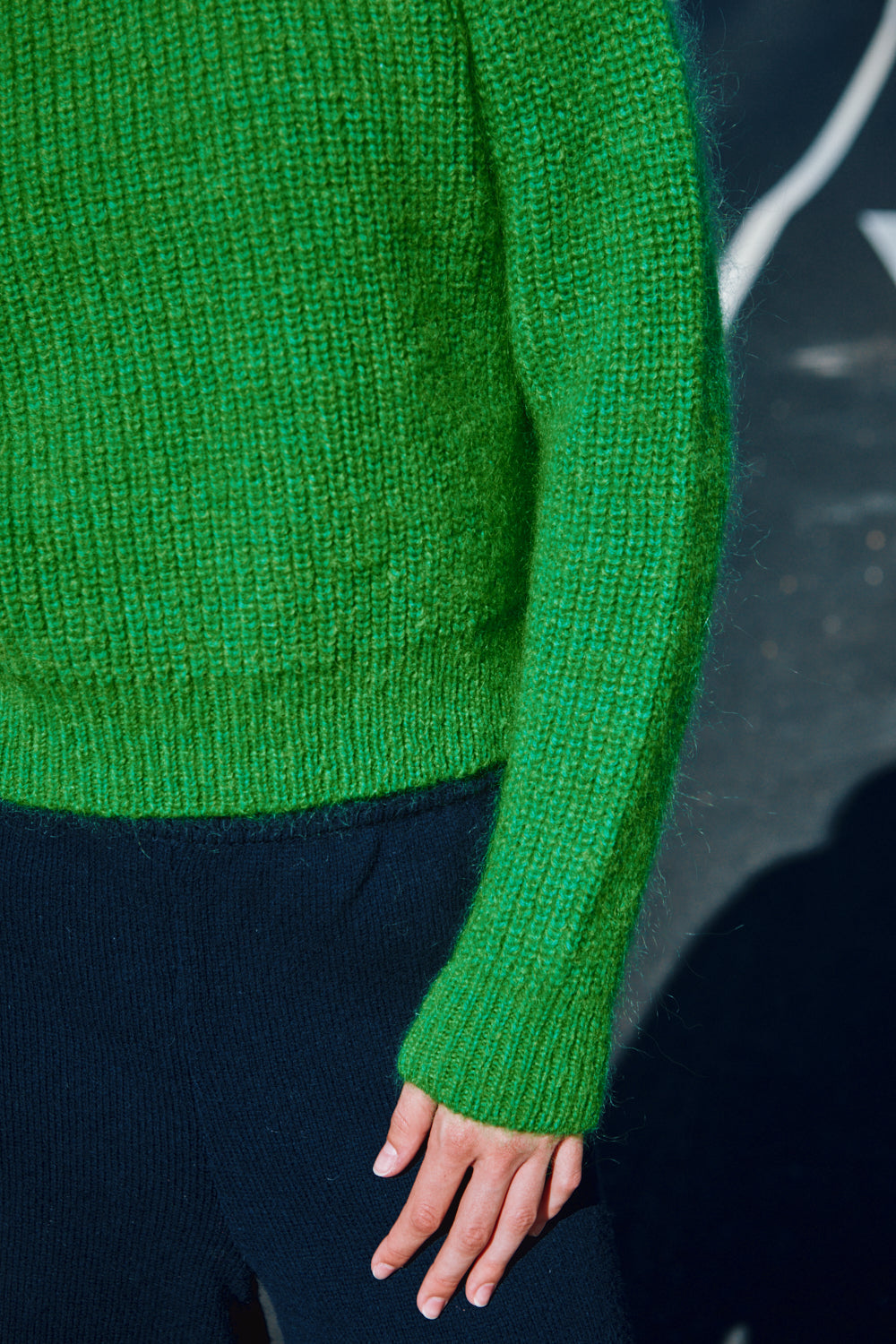 AGNÈS Raglan Sweater in Merino-Mohair Wool - Parrot Green