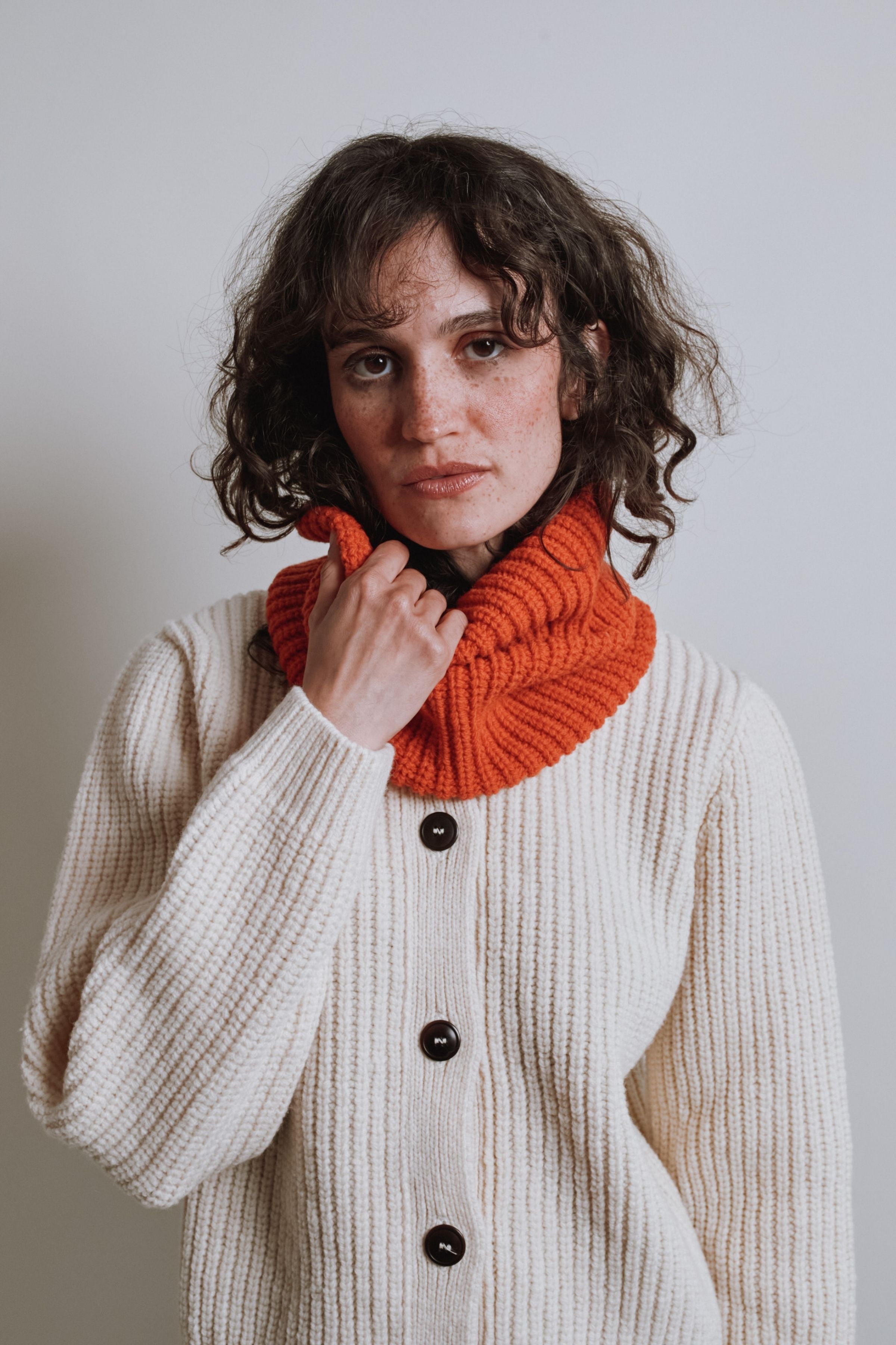 AMANDINE Neckwarmer Scarf in Merino Wool - Burnt Orange