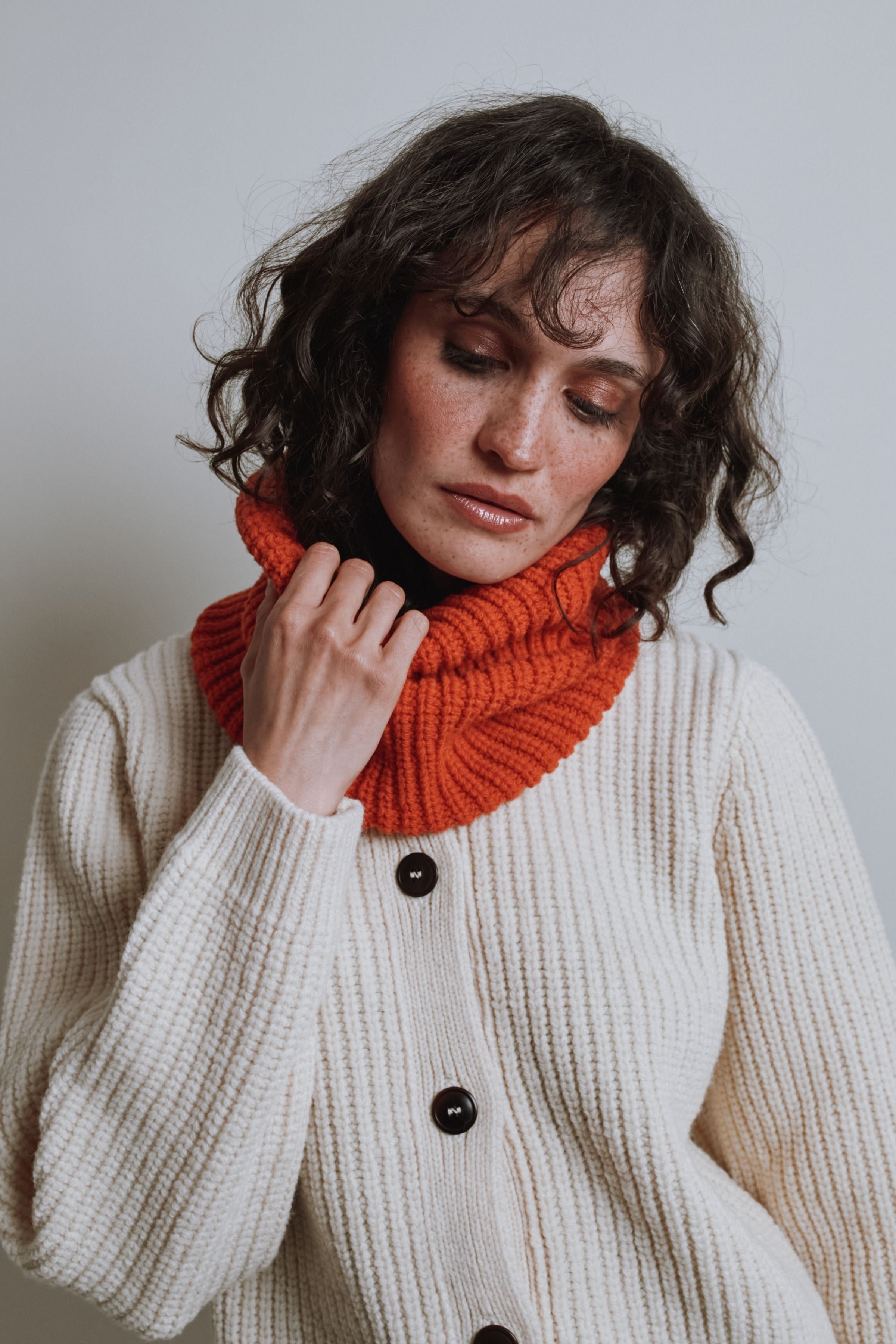 AMANDINE Neckwarmer Scarf in Merino Wool - Burnt Orange