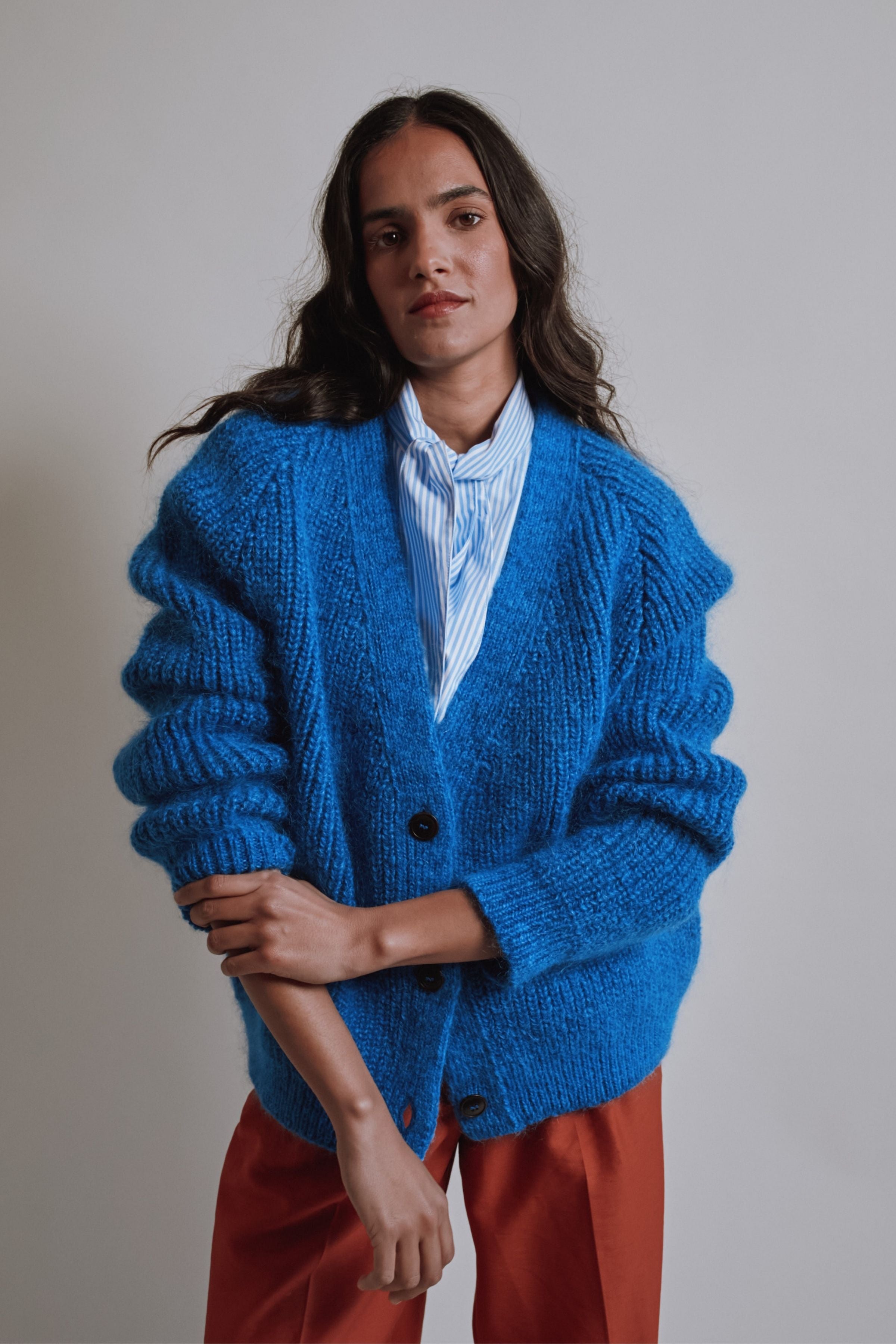 ANNA V-Neck Cardigan in Merino-Mohair Wool - Cobalt Blue