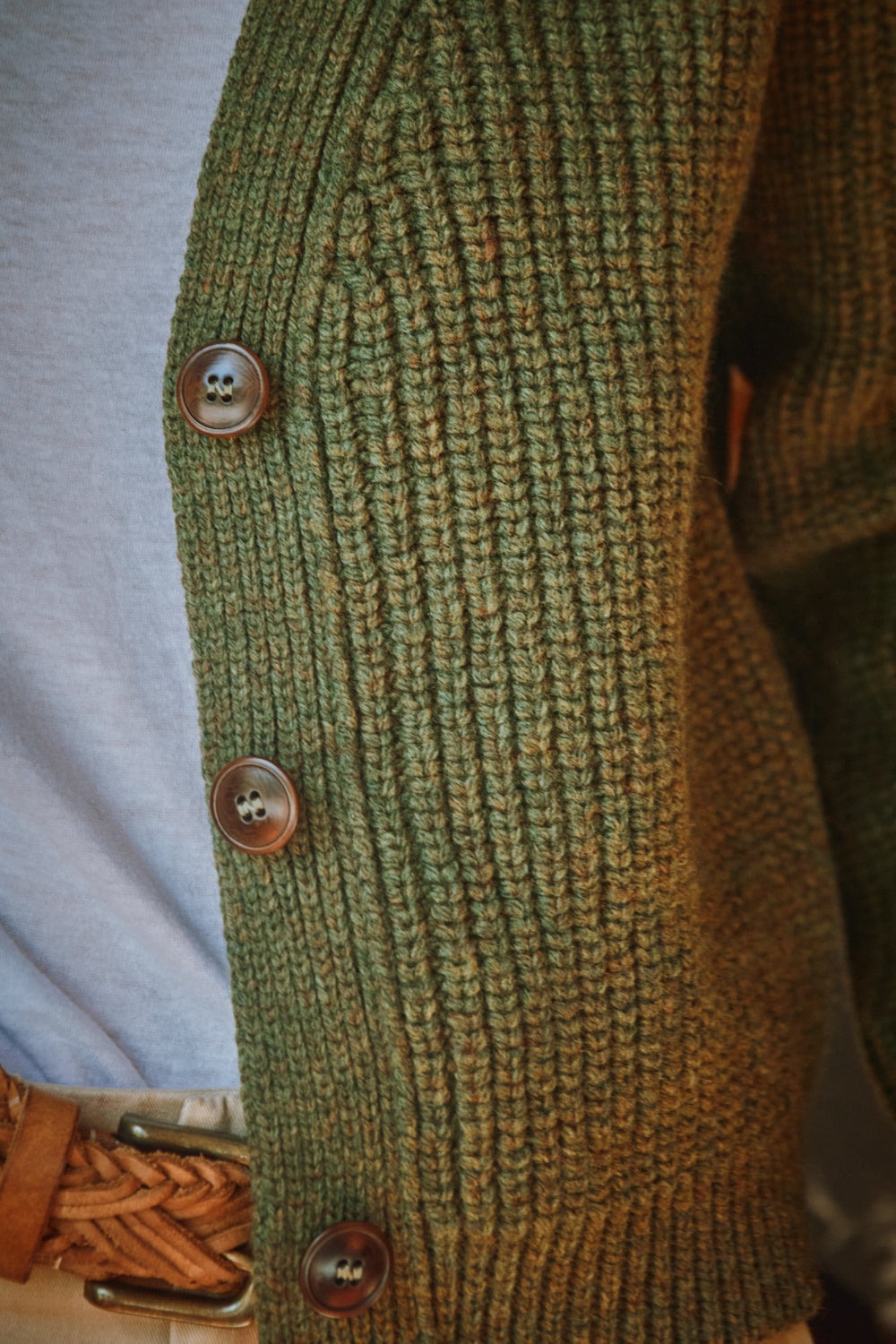 ANNA V-Neck Cardigan in Merino Wool - Olive Green