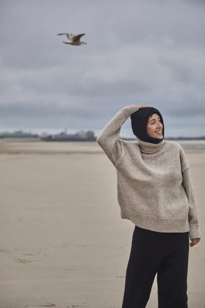THÉRÈSE Turtle Neck Sweater in Beige - 100% Spanish Merinos Wool - Non Museling Certificated - L'Envers