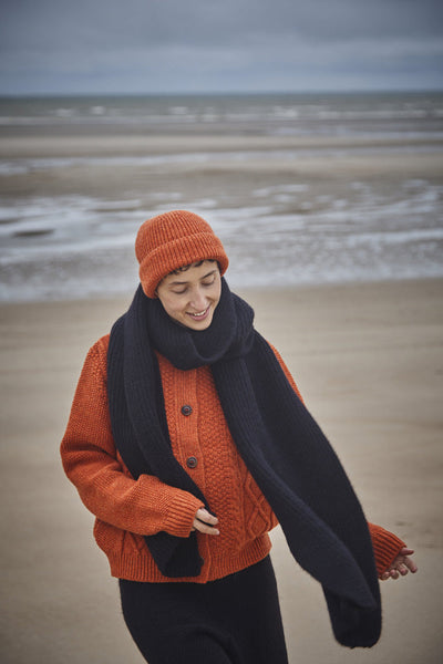 CAMILLE Scarf - 100% Cruelty Free Wool - Super Soft Scarf in Black - L'Envers