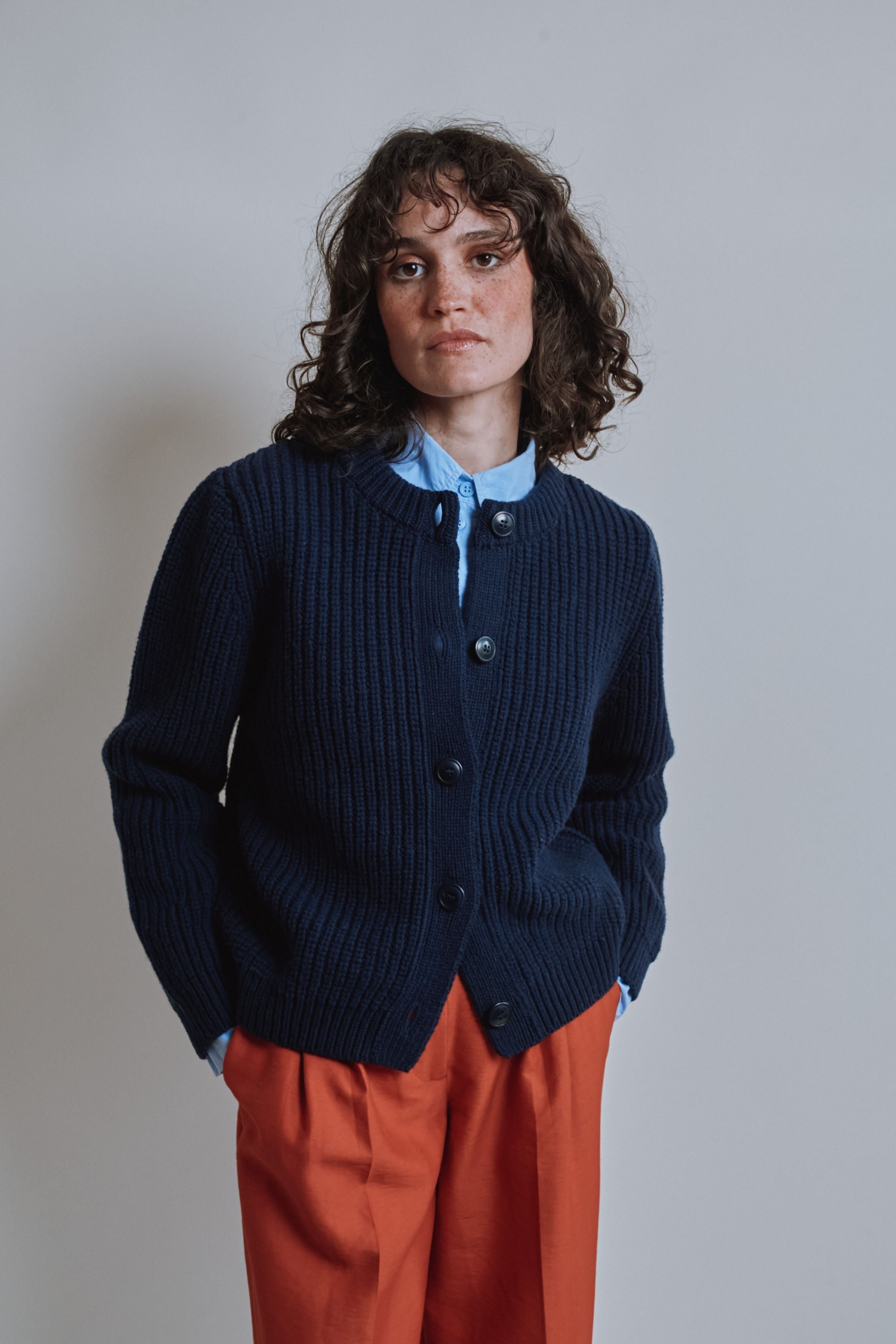 CHARLOTTE Round-Neck Cardigan in Merino Wool - Navy Blue