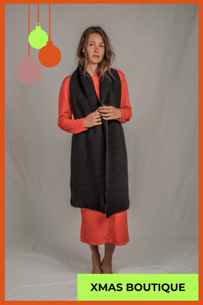 CAMILLE Super Long Scarf - 100% Cruelty Free Wool - Super Soft Scarf in Black - L'Envers