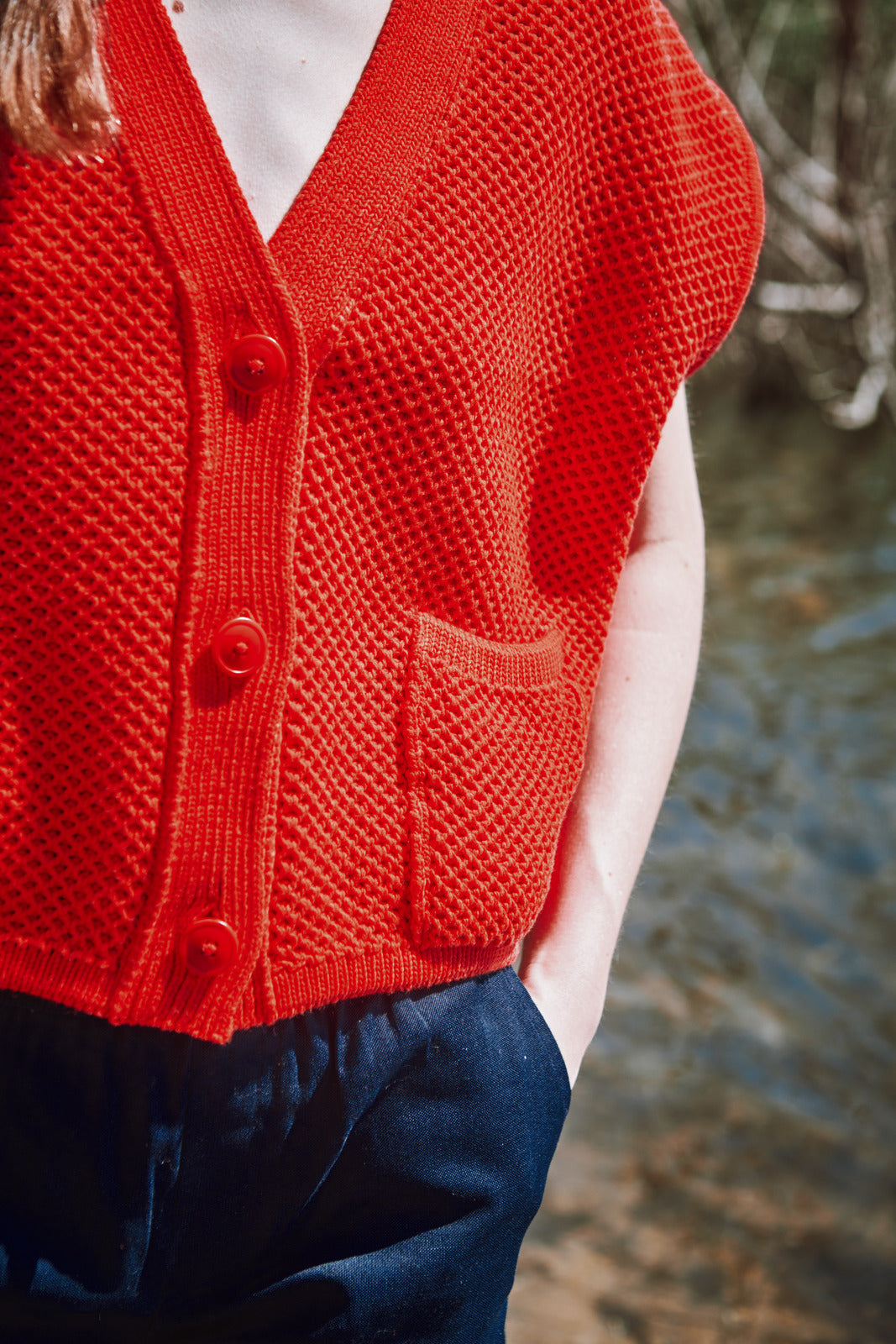 ELEONORE Sleeveless V-Neck Cardigan in Organic Cotton - Red