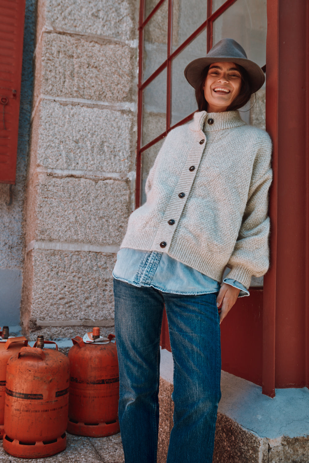 GEORGE High-Neck Cardigan Jacket in Merino-Mohair Wool - Beige. 100% sustainable knitwear - L'envers 