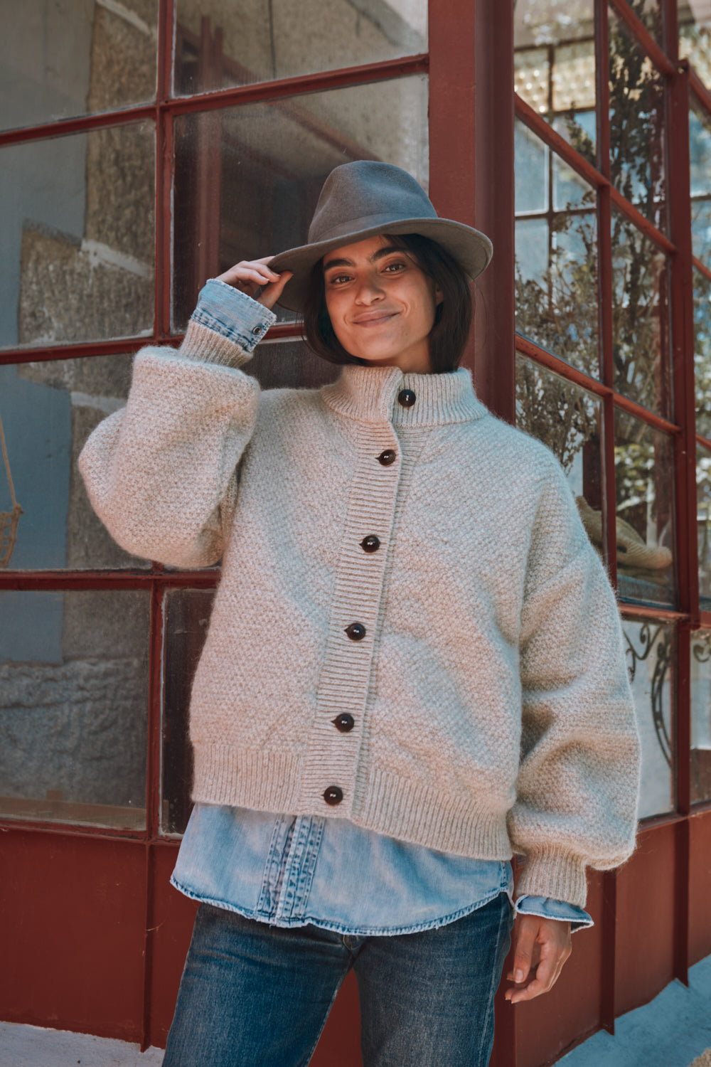 GEORGE High-Neck Cardigan Jacket in Merino-Mohair Wool - Beige. 100% sustainable knitwear - L'envers 