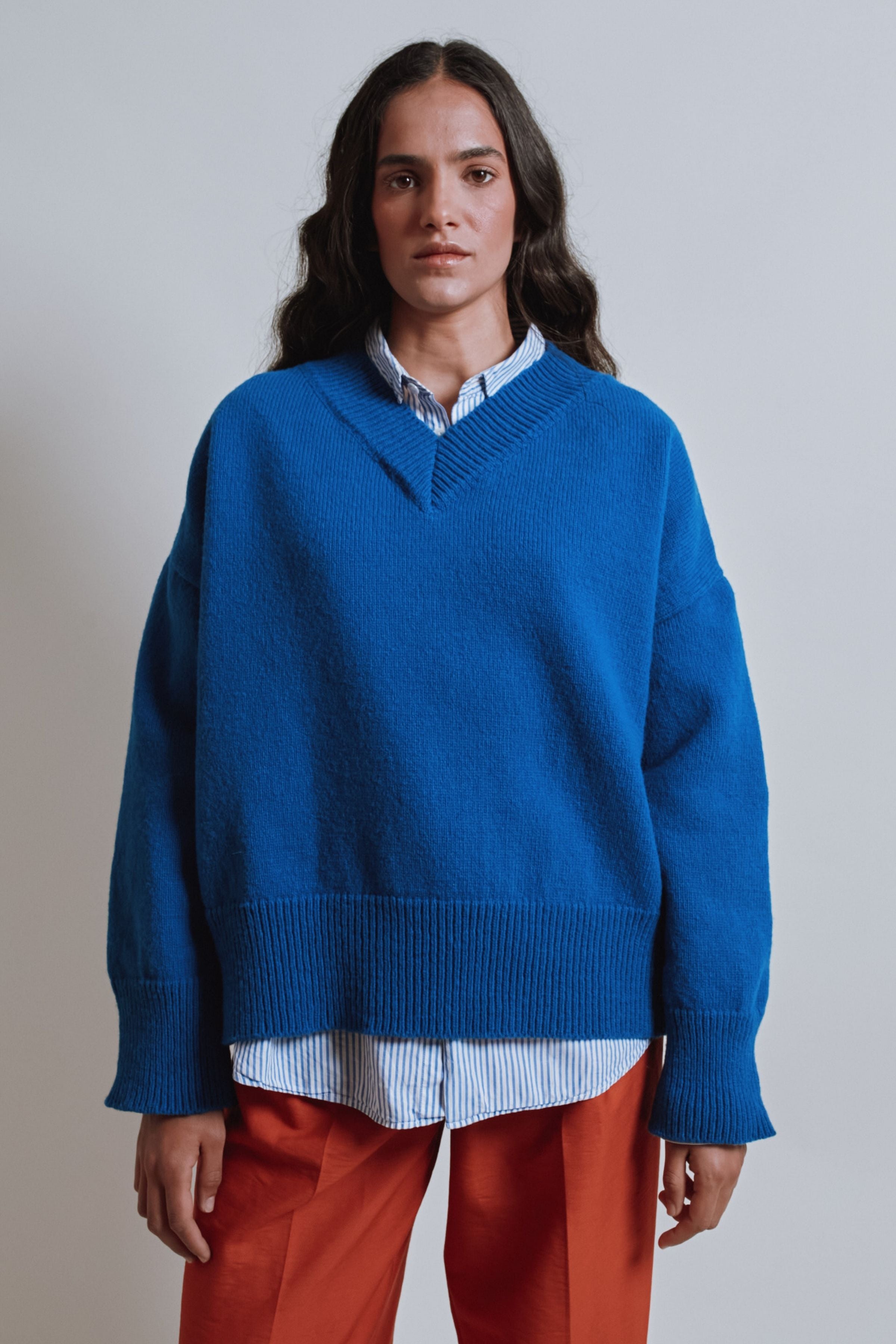 LEONTINE V-Neck Sweater in Merino Wool - Cobalt Blue