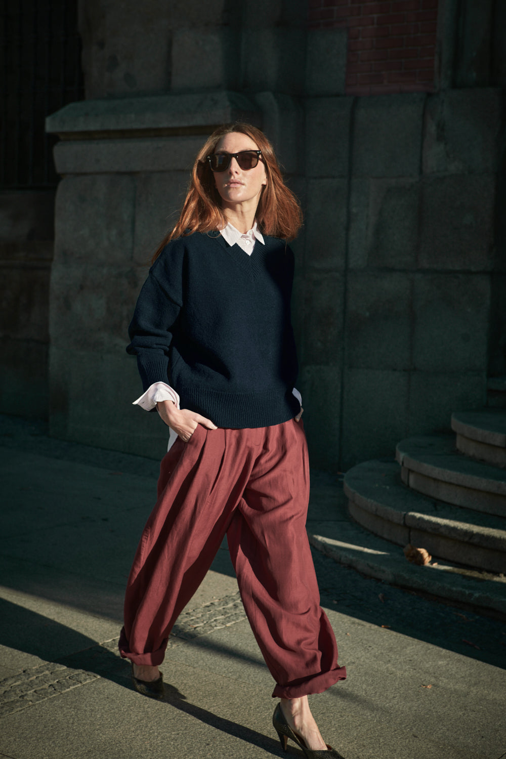 LEONTINE V-Neck Sweater in Merino Wool - Navy