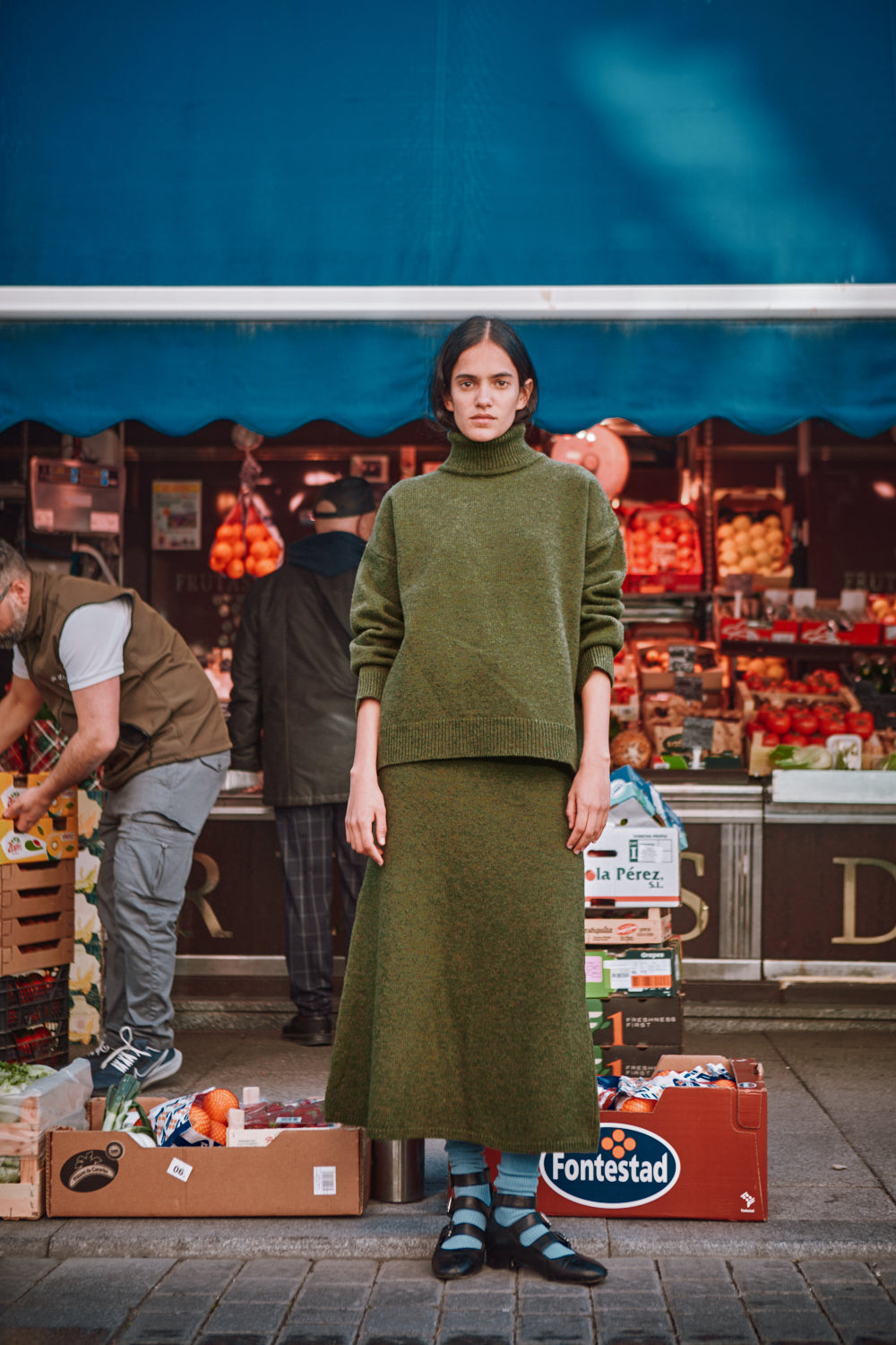 MICHELLE Lightweight Turtleneck Sweater in Merino Wool - Olive Green