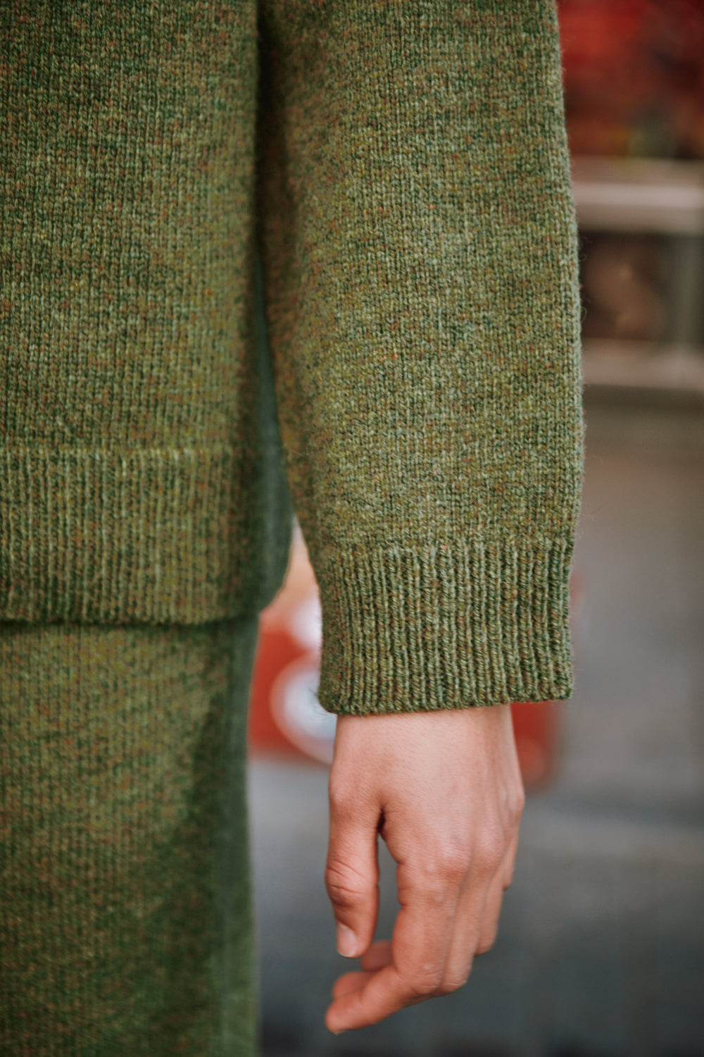 MICHELLE Lightweight Turtleneck Sweater in Merino Wool - Olive Green