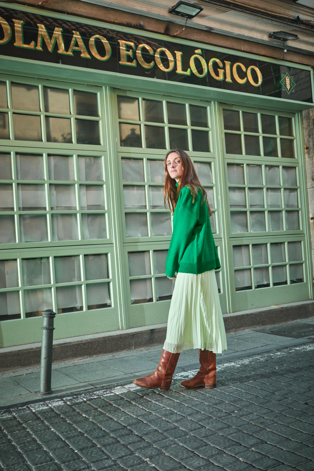 MICHELLE Lightweight Turtleneck Sweater in Merino Wool - Parrot Green