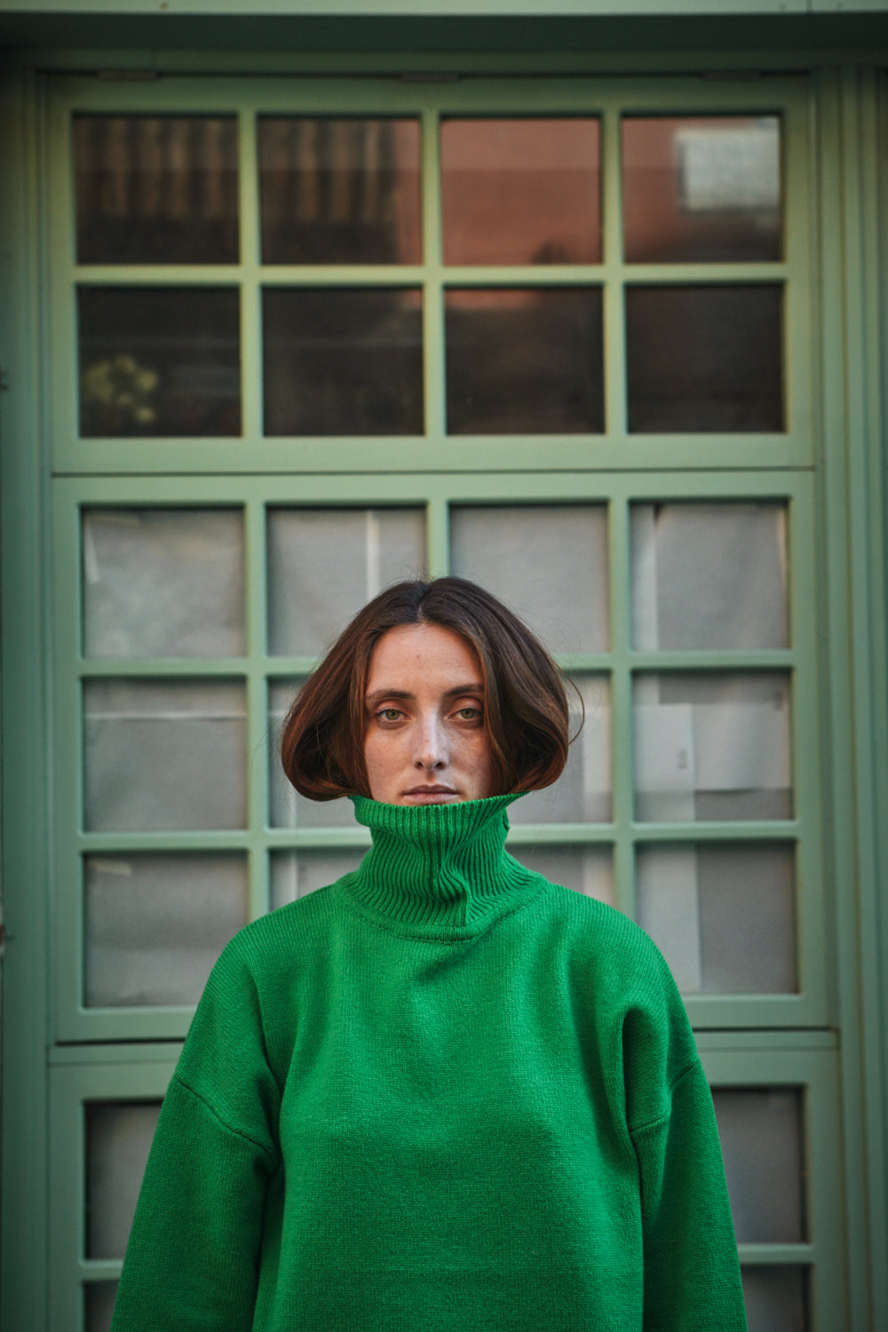 MICHELLE Lightweight Turtleneck Sweater in Merino Wool - Parrot Green