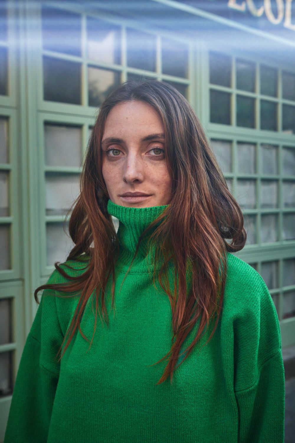 MICHELLE Lightweight Turtleneck Sweater in Merino Wool - Parrot Green