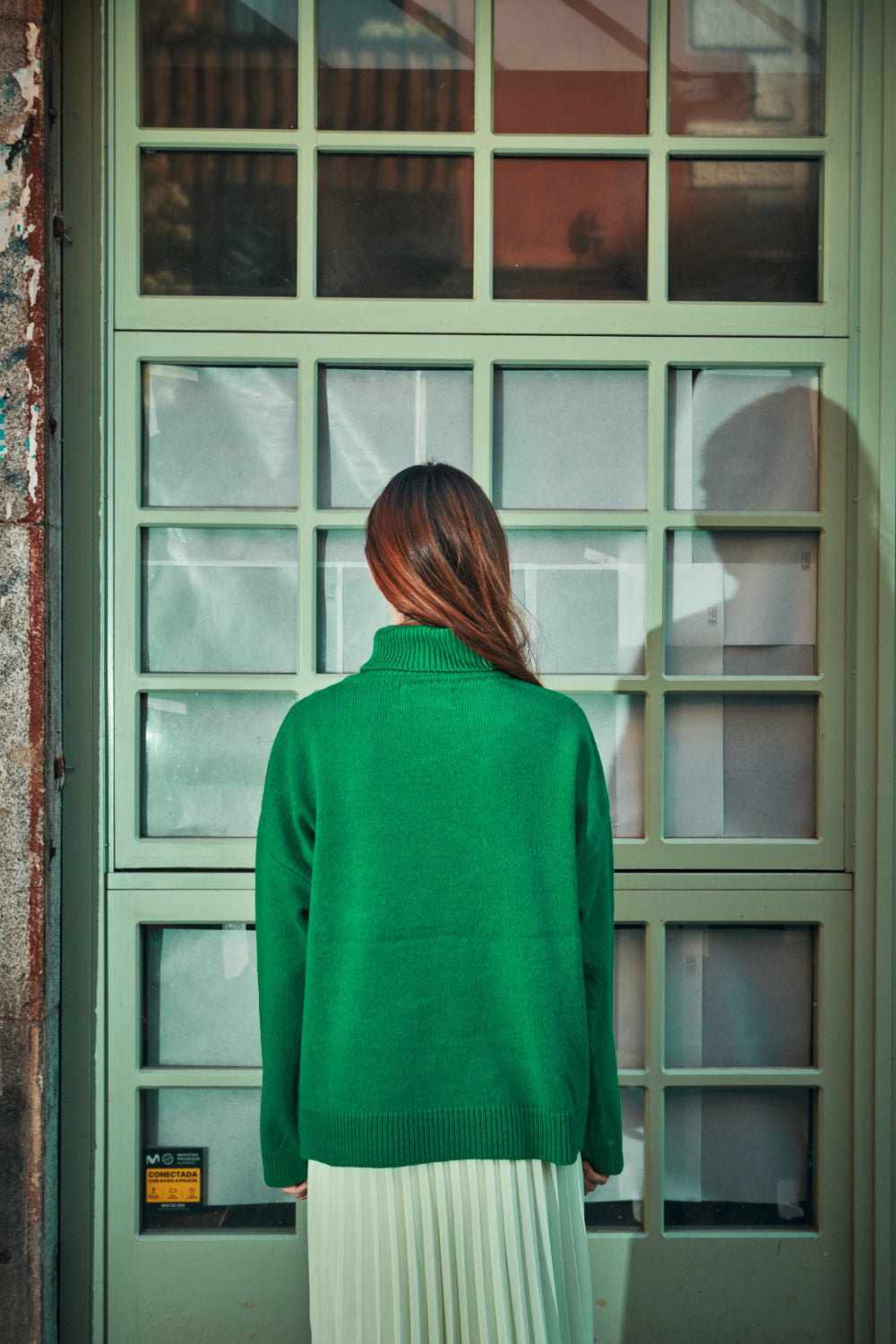MICHELLE Lightweight Turtleneck Sweater in Merino Wool - Parrot Green