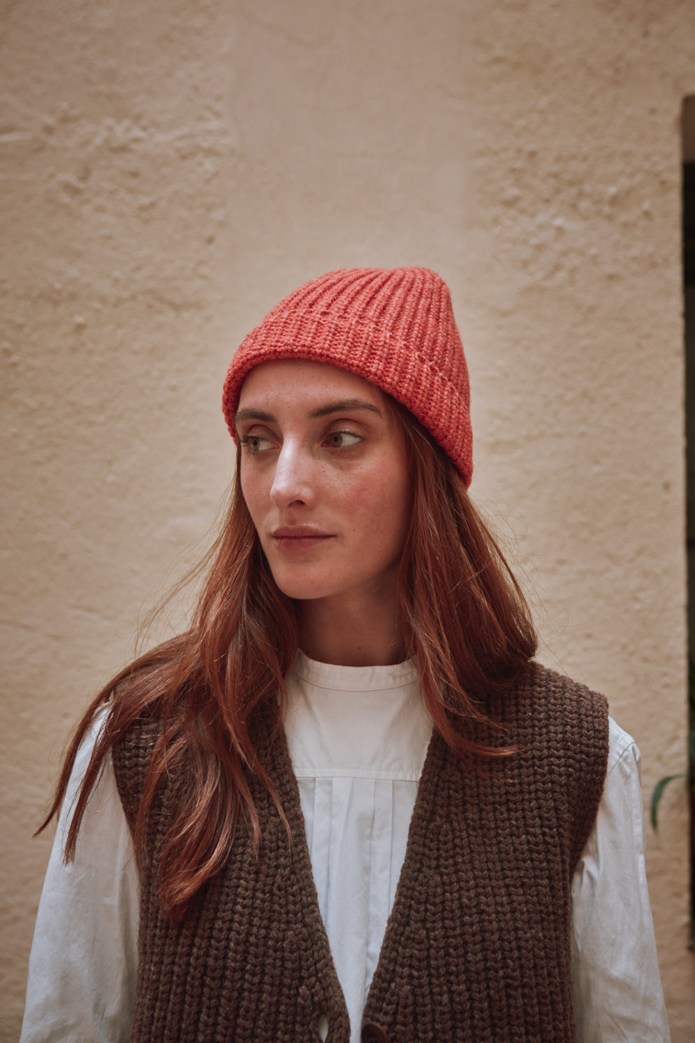 PAUL Beanie in Merino Wool - Coral