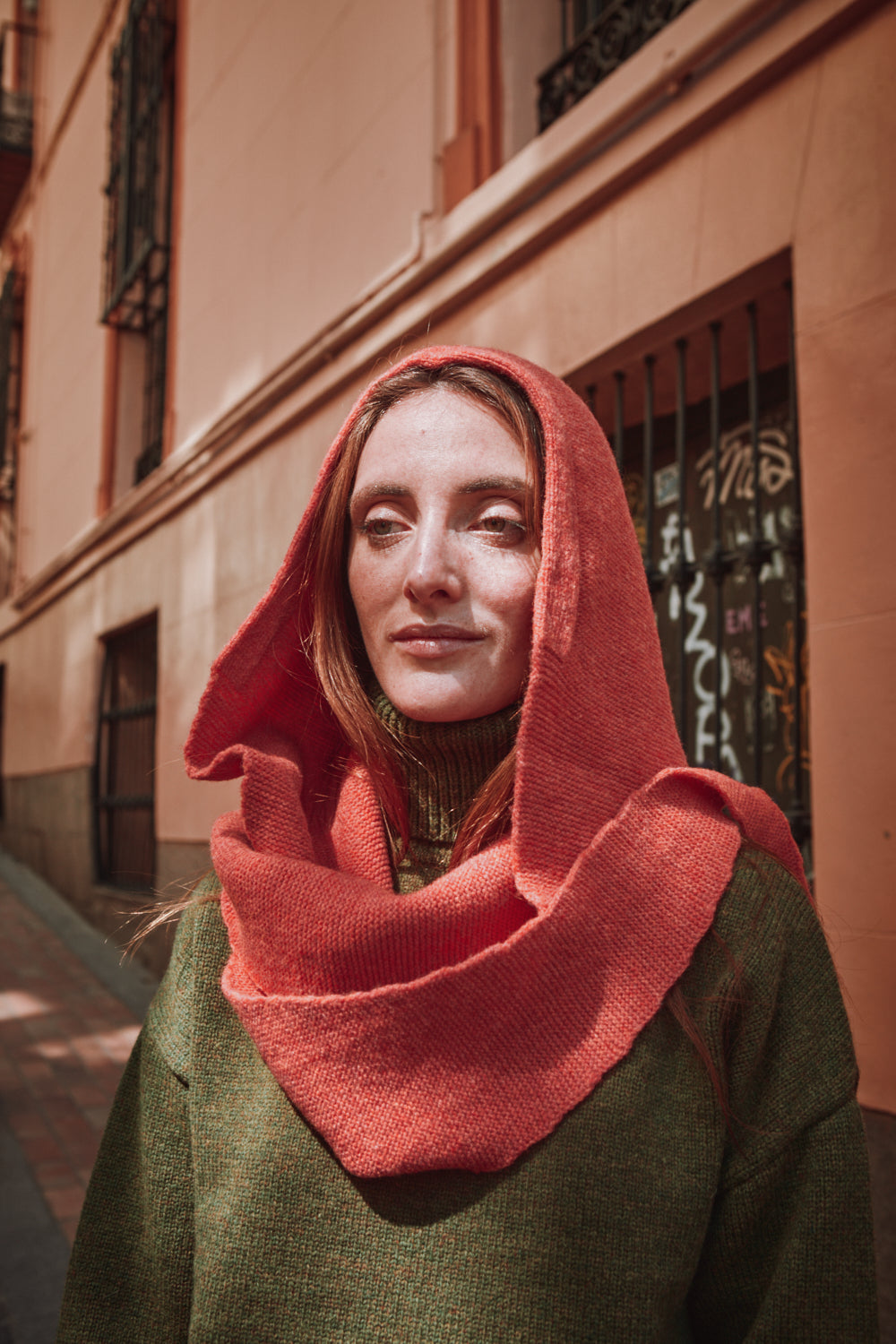 ROMANE 2-in-1 Scarf-Hat in Merino Wool - Coral