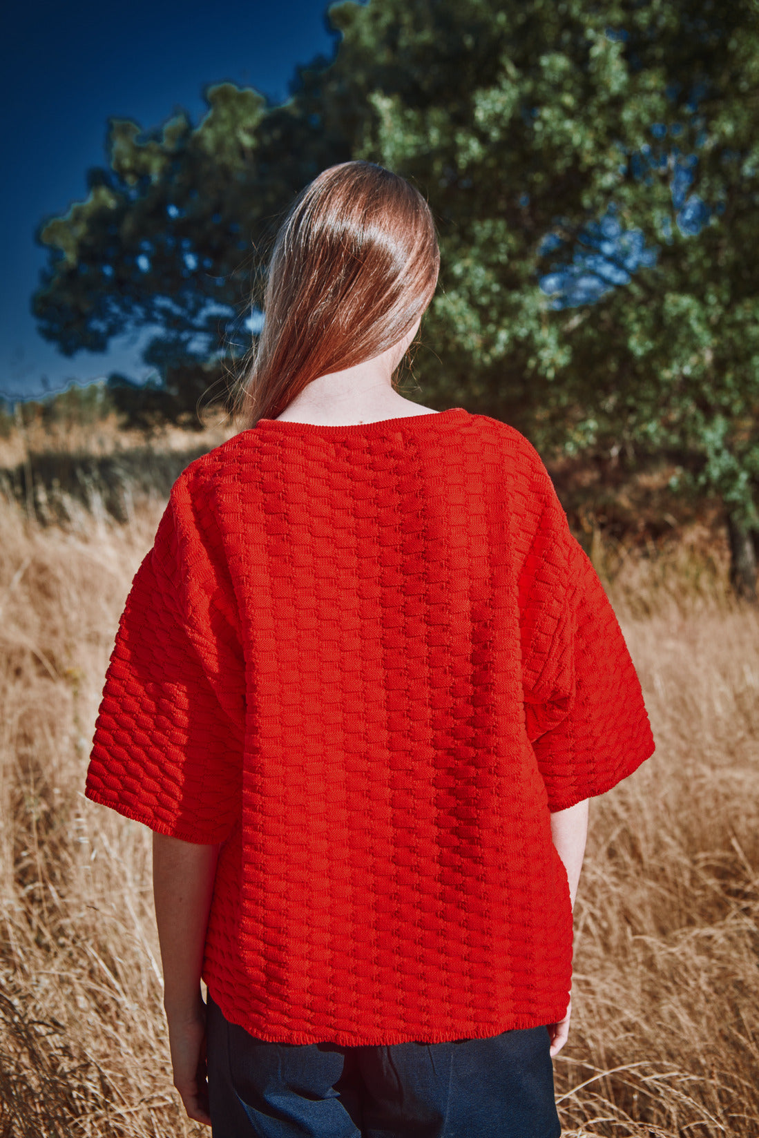 SIDONIE Basketweave-Knit Tee in Organic Cotton - Red