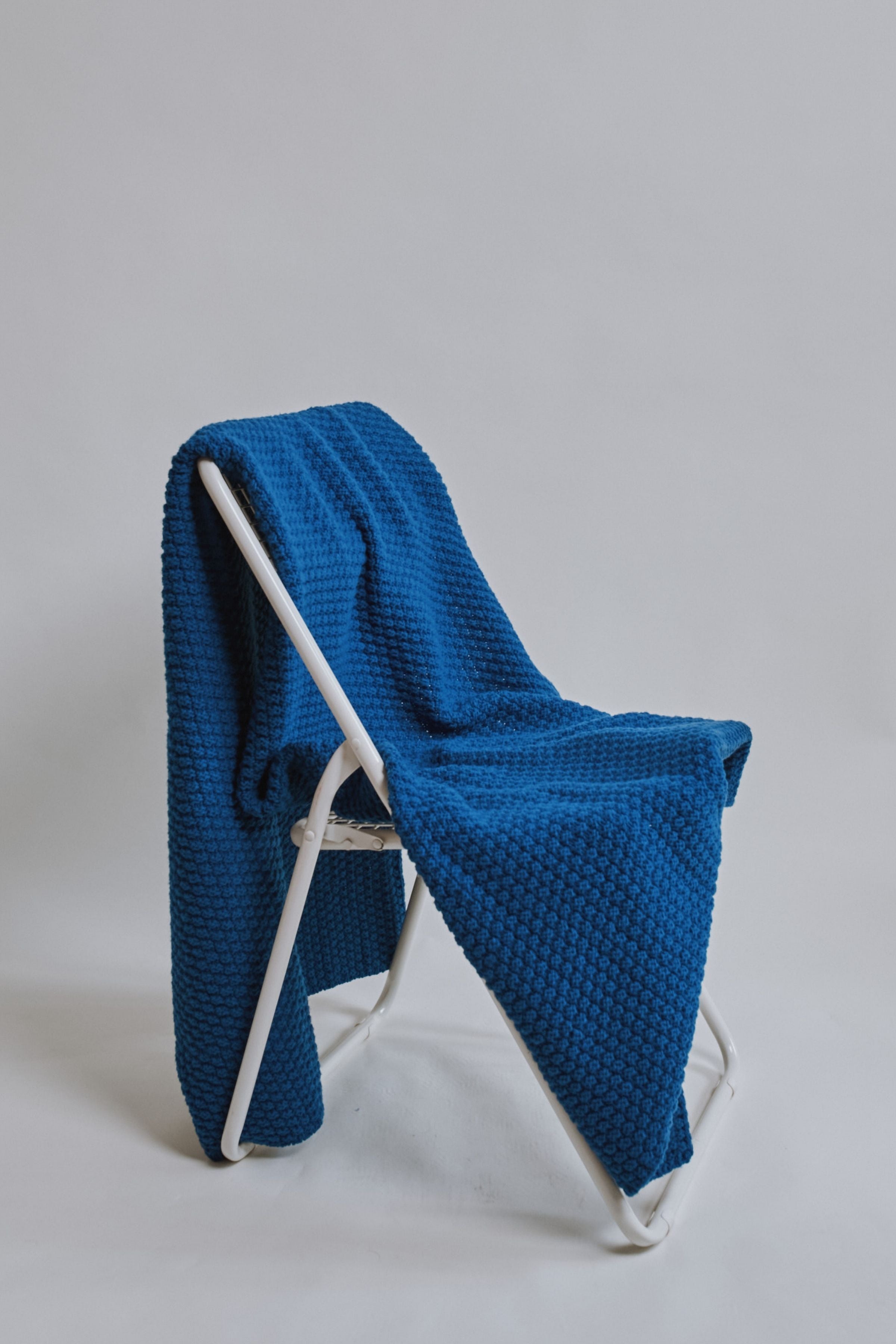 Couverture de canapé ISABELLE en laine mérinos - Bleu cobalt