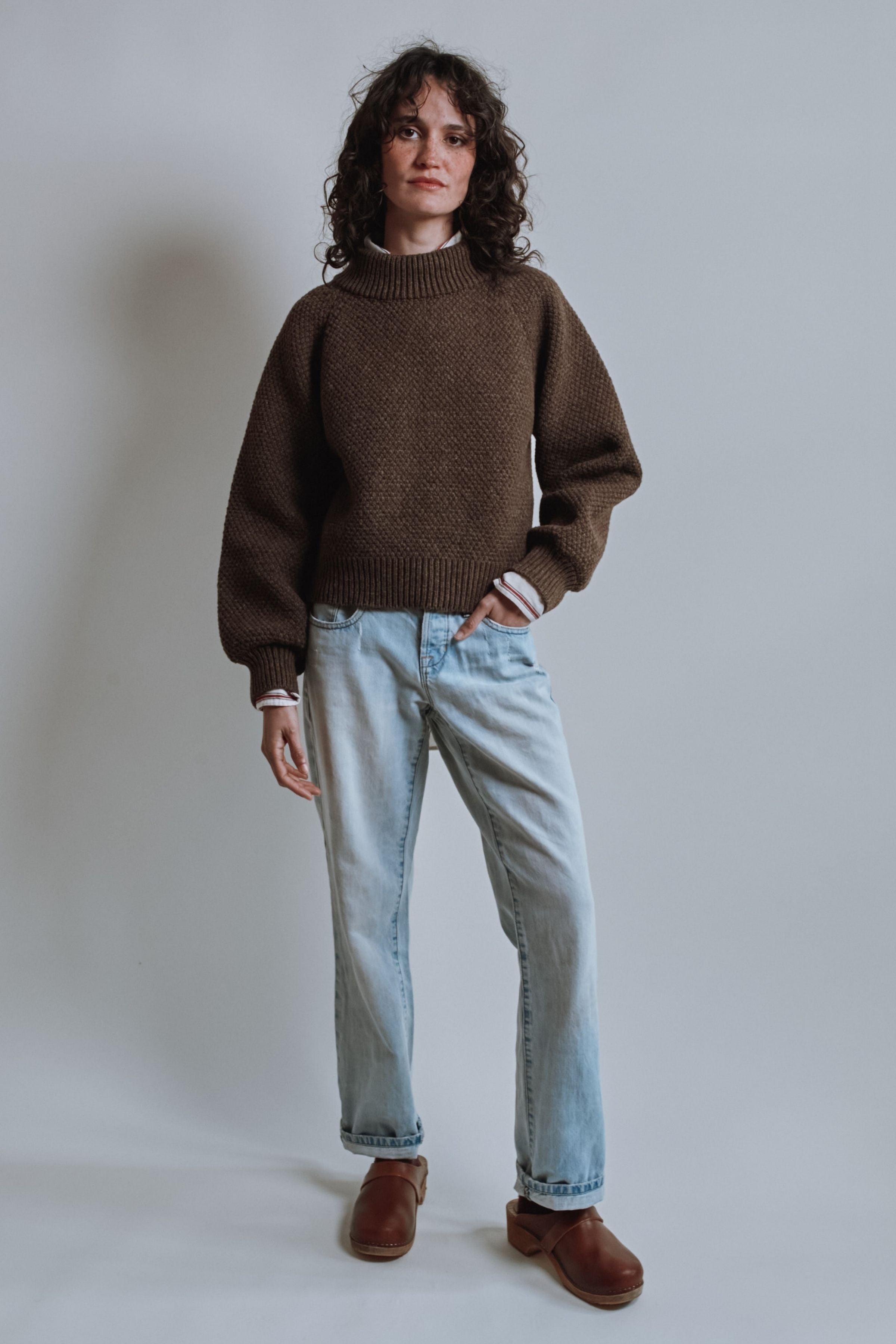 VANESSA Raglan Sweater in Merino Wool - Chocolate
